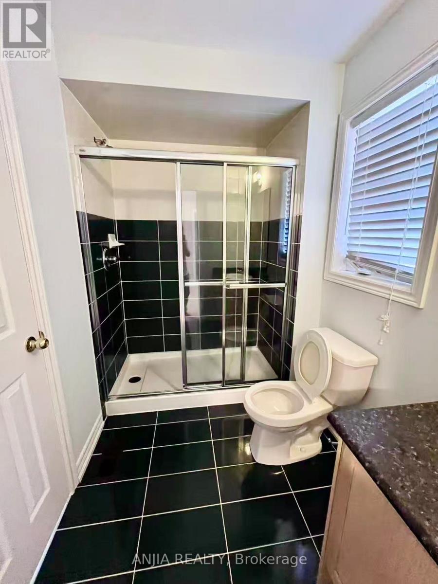 1137 Quick Street, Newmarket, Ontario  L3X 0A6 - Photo 14 - N12470951