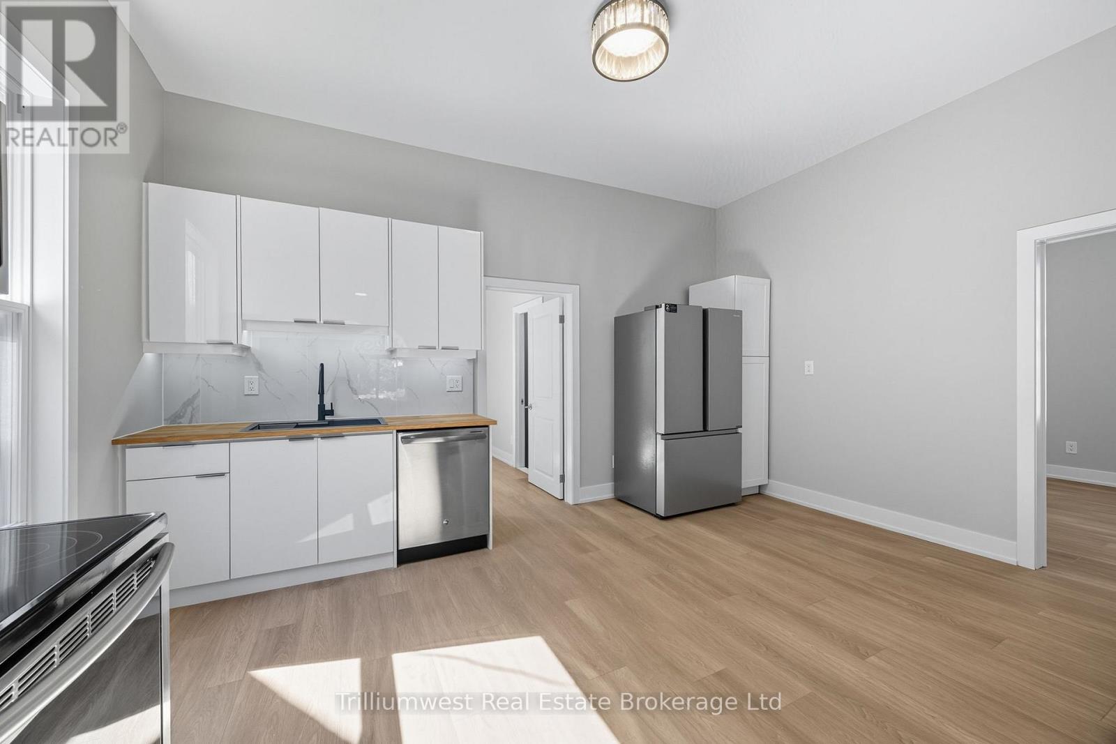 60 1/2 St Catharine Street, St. Thomas, Ontario  N5P 2W1 - Photo 15 - X12470961