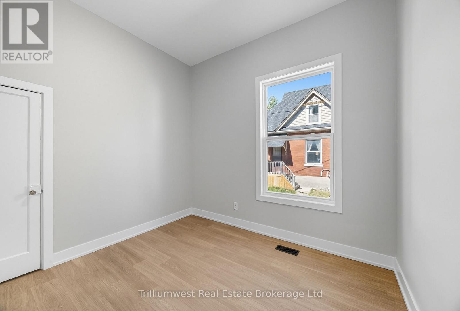 60 1/2 St Catharine Street, St. Thomas, Ontario  N5P 2W1 - Photo 16 - X12470961
