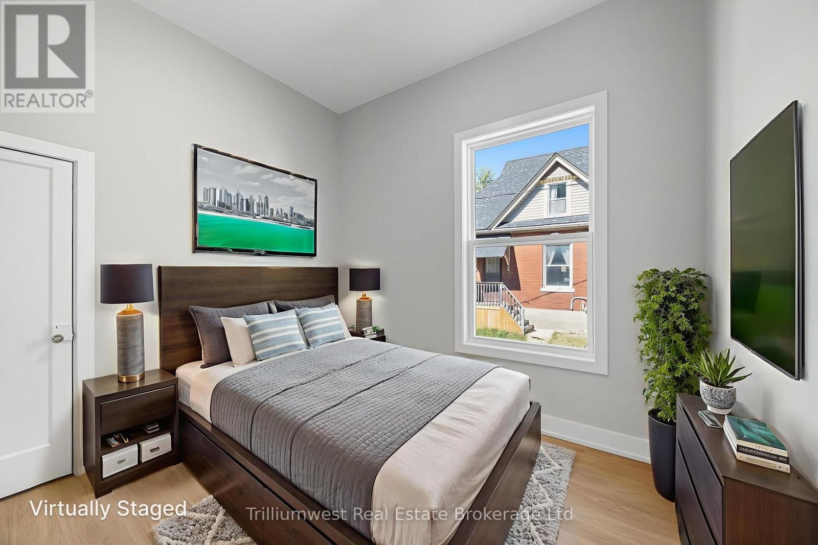 60 1/2 St Catharine Street, St. Thomas, Ontario  N5P 2W1 - Photo 17 - X12470961