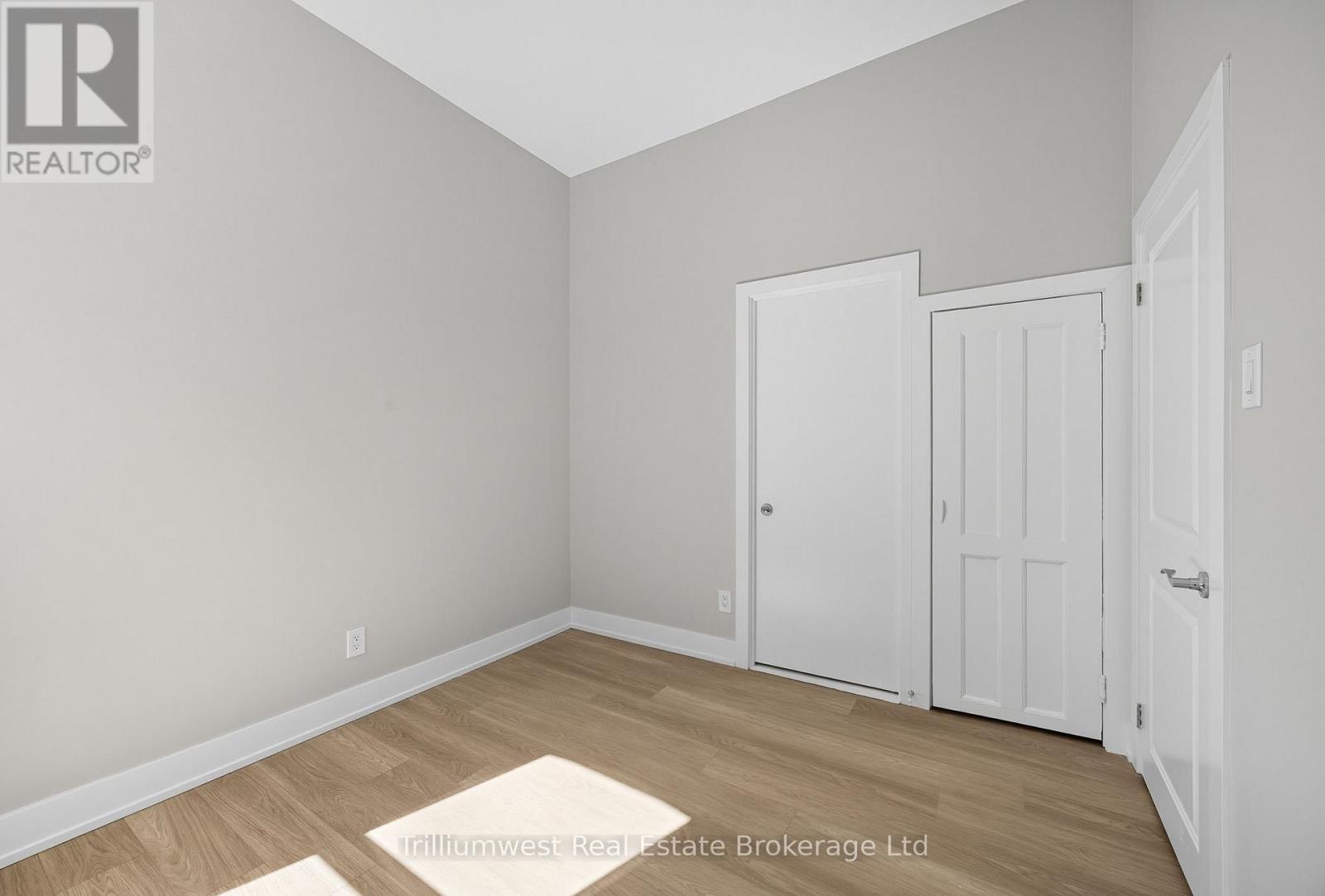 60 1/2 St Catharine Street, St. Thomas, Ontario  N5P 2W1 - Photo 22 - X12470961