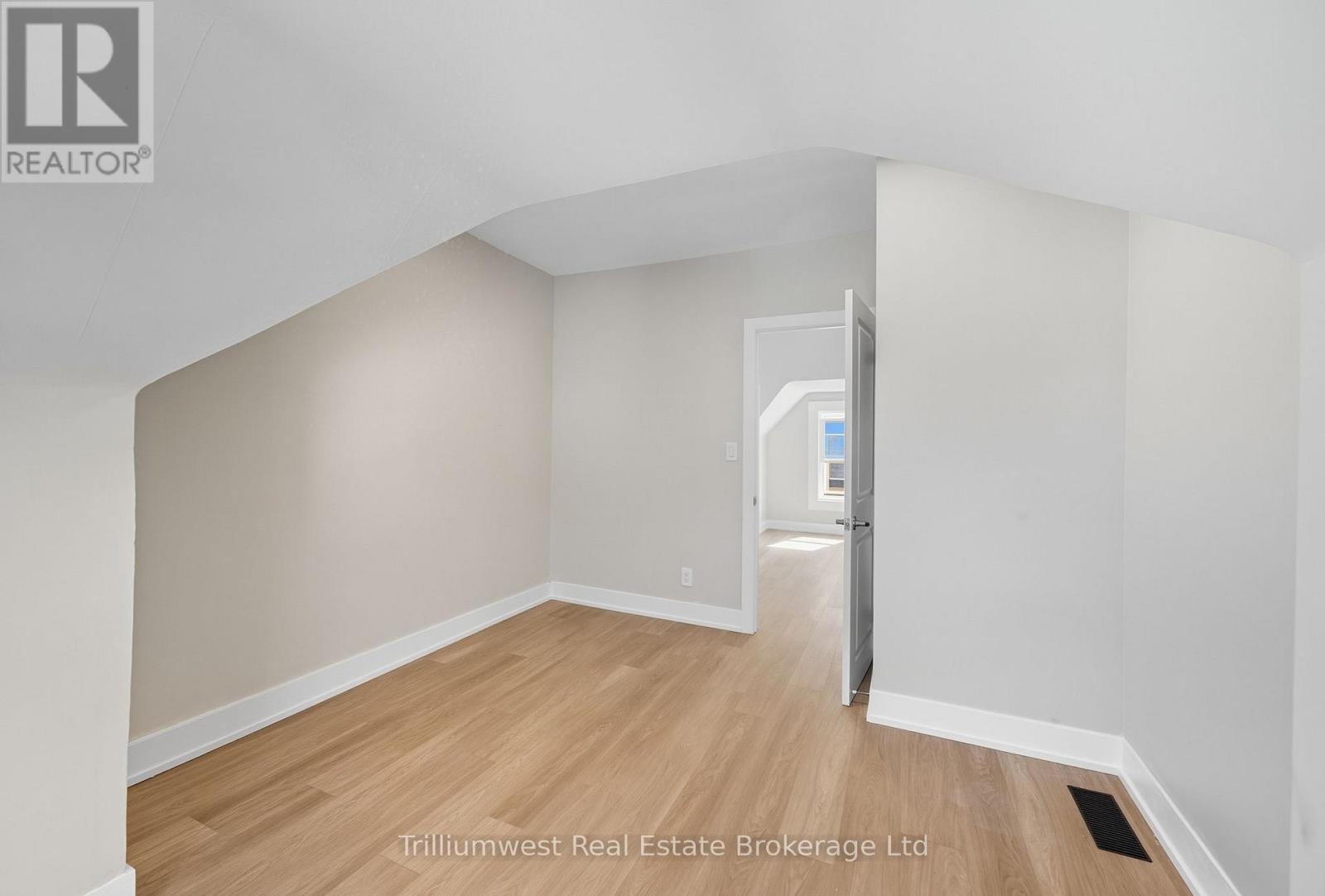 60 1/2 St Catharine Street, St. Thomas, Ontario  N5P 2W1 - Photo 29 - X12470961