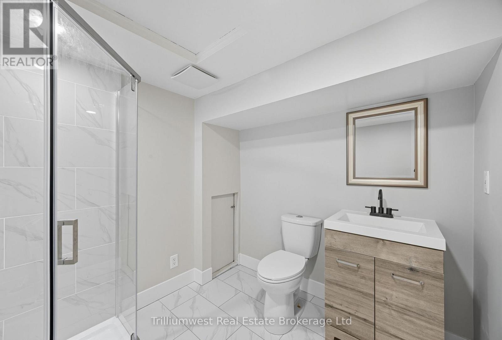 60 1/2 St Catharine Street, St. Thomas, Ontario  N5P 2W1 - Photo 33 - X12470961
