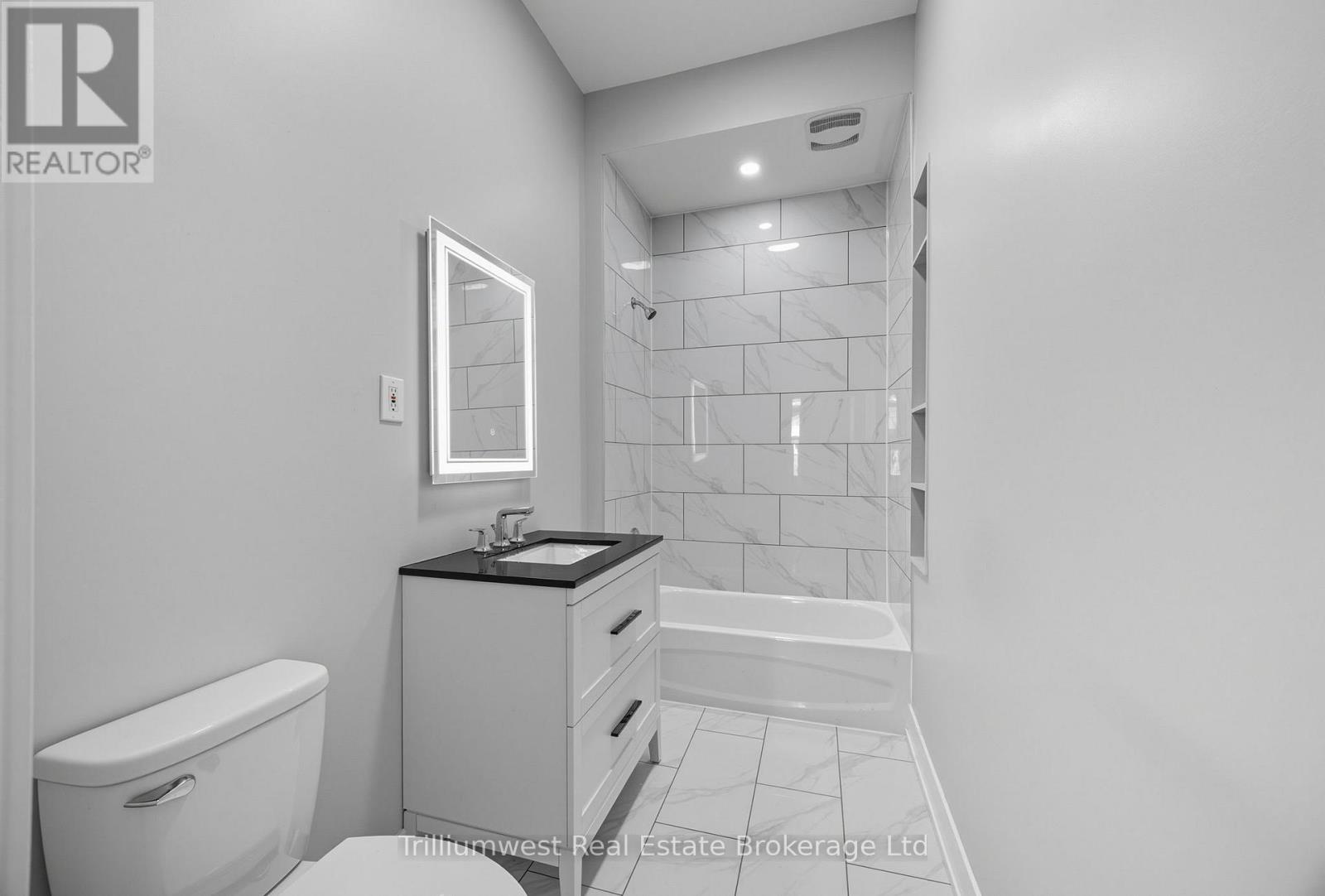 60 1/2 St Catharine Street, St. Thomas, Ontario  N5P 2W1 - Photo 35 - X12470961