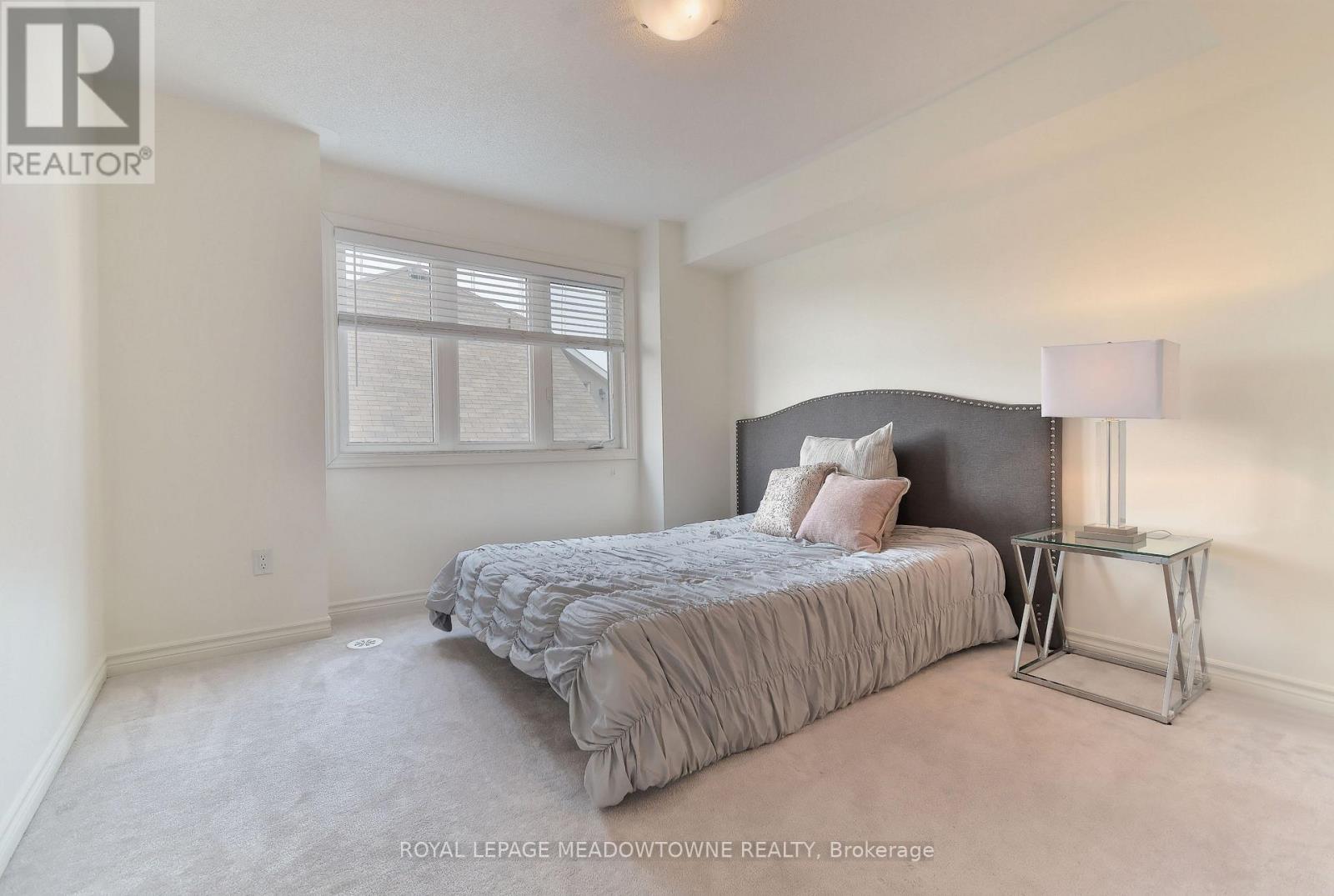 1704 - 2420 Baronwood Drive, Oakville, Ontario  L6M 0J7 - Photo 11 - W12470957