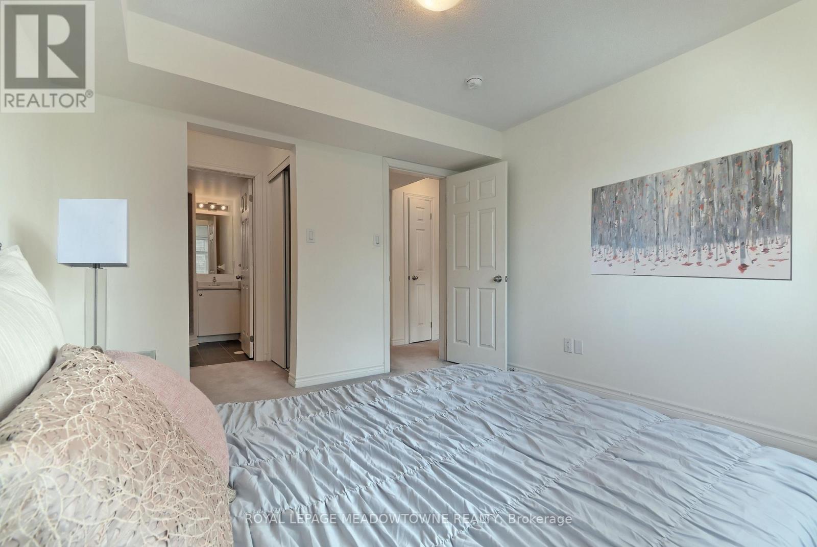 1704 - 2420 Baronwood Drive, Oakville, Ontario  L6M 0J7 - Photo 12 - W12470957
