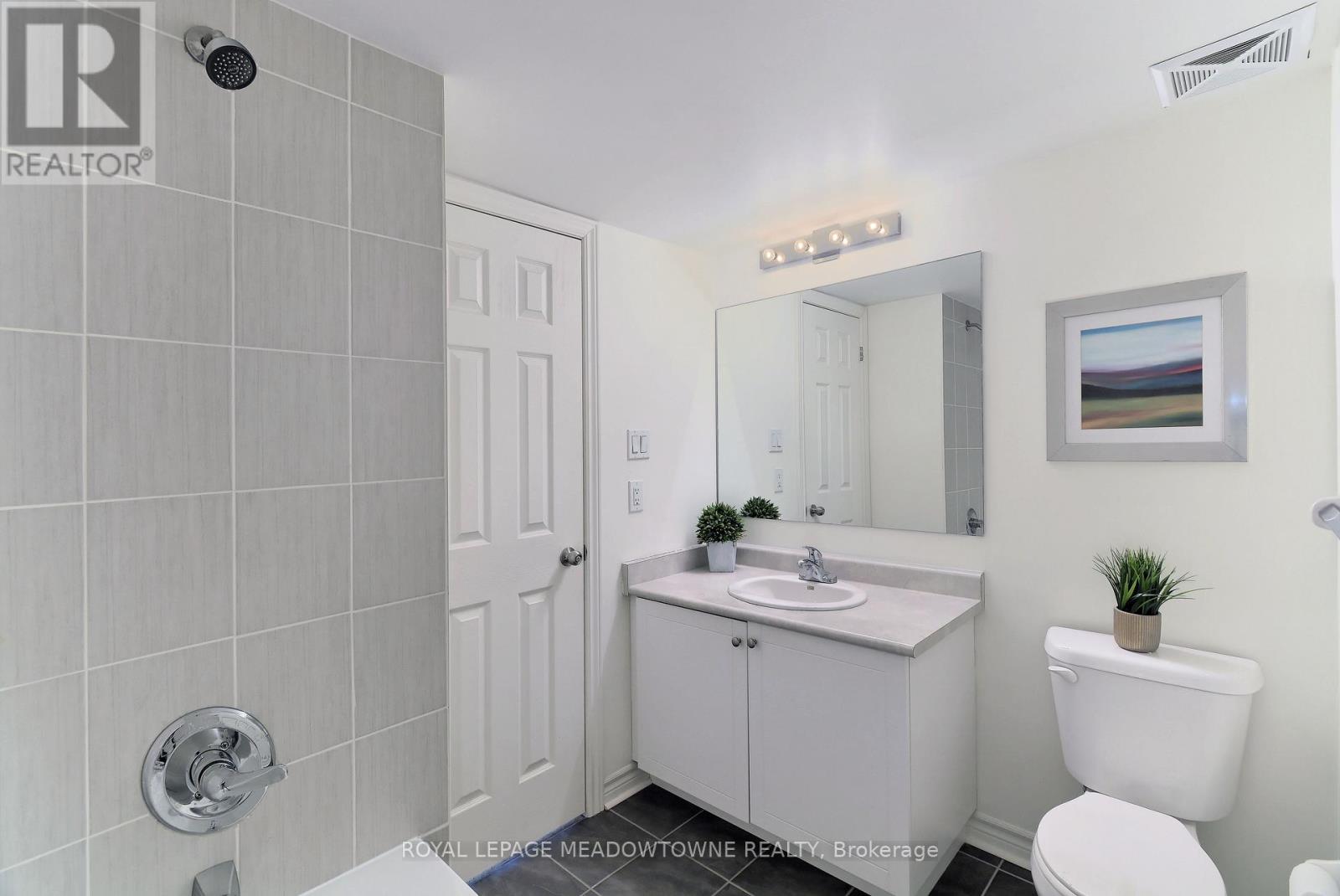 1704 - 2420 Baronwood Drive, Oakville, Ontario  L6M 0J7 - Photo 16 - W12470957