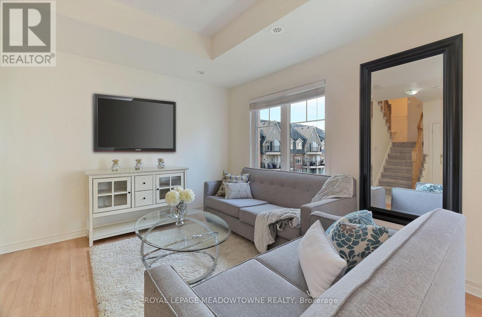 1704 - 2420 Baronwood Drive, Oakville, Ontario  L6M 0J7 - Photo 4 - W12470957