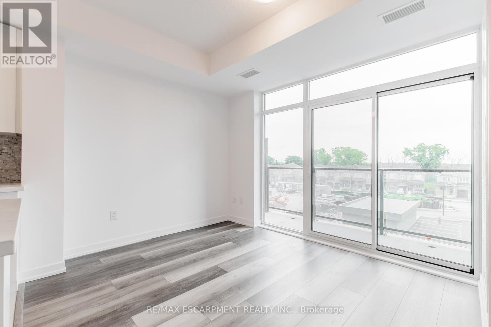 318 - 450 Dundas Street, Hamilton, Ontario  L8B 1Z2 - Photo 11 - X12470962