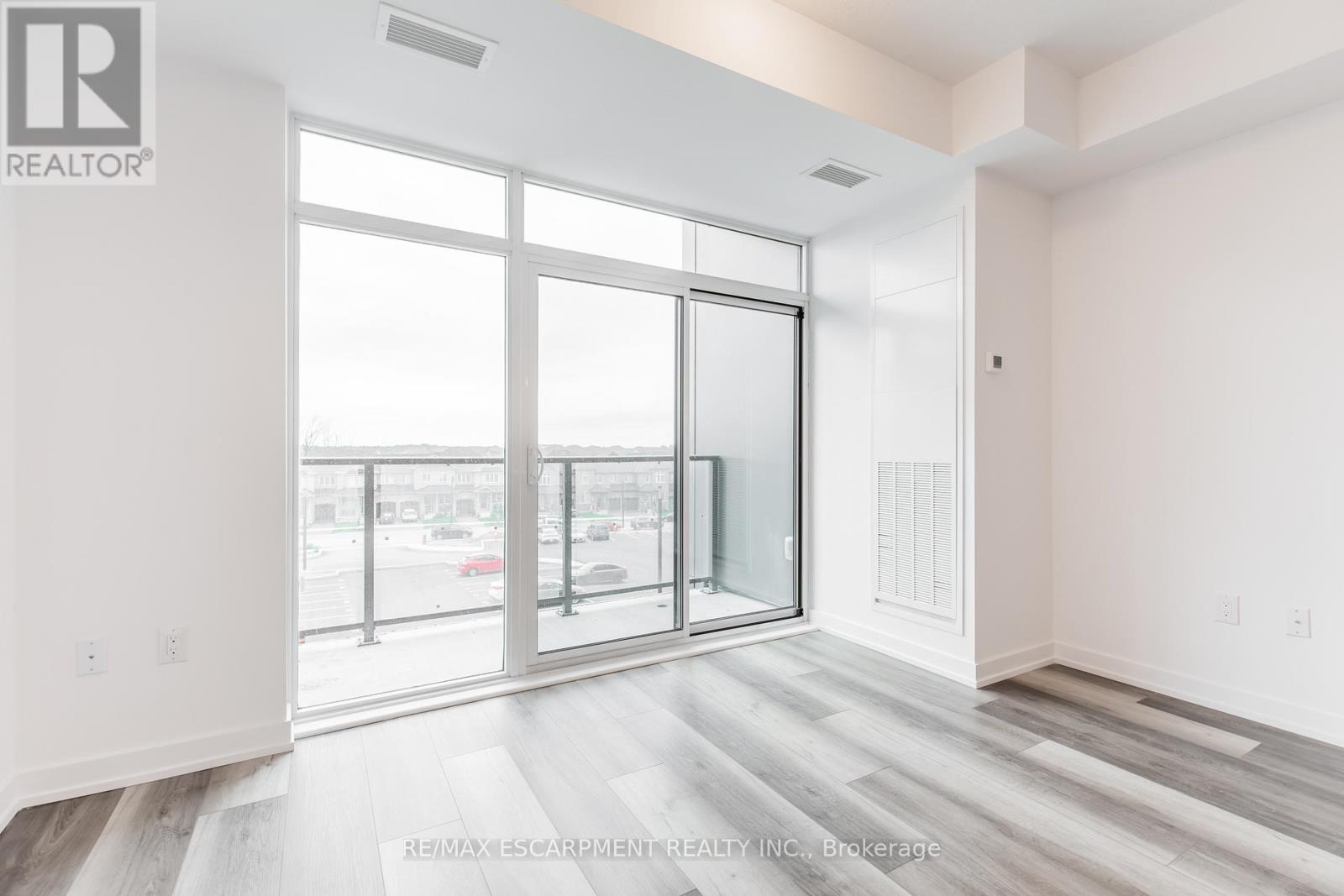 318 - 450 Dundas Street, Hamilton, Ontario  L8B 1Z2 - Photo 12 - X12470962