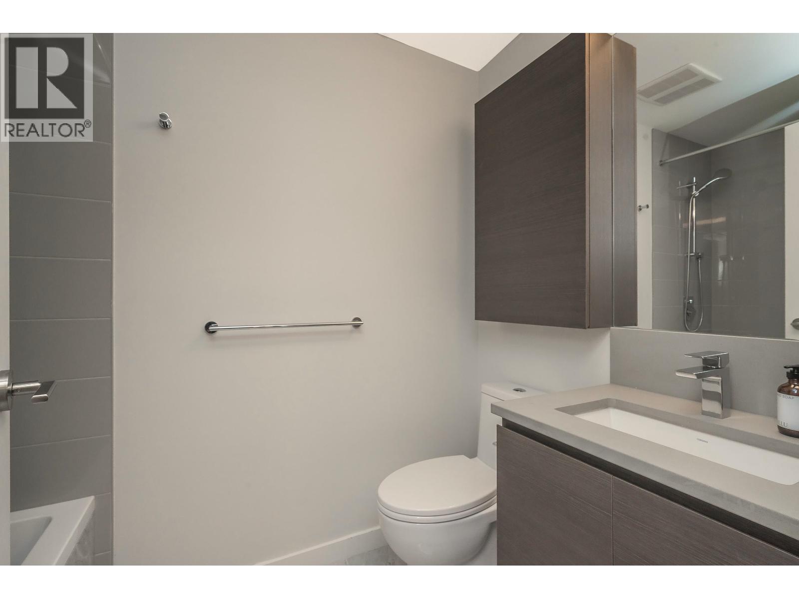 2304 2108 Gilmore Avenue, Burnaby, British Columbia  V5C 0N8 - Photo 13 - R3052197