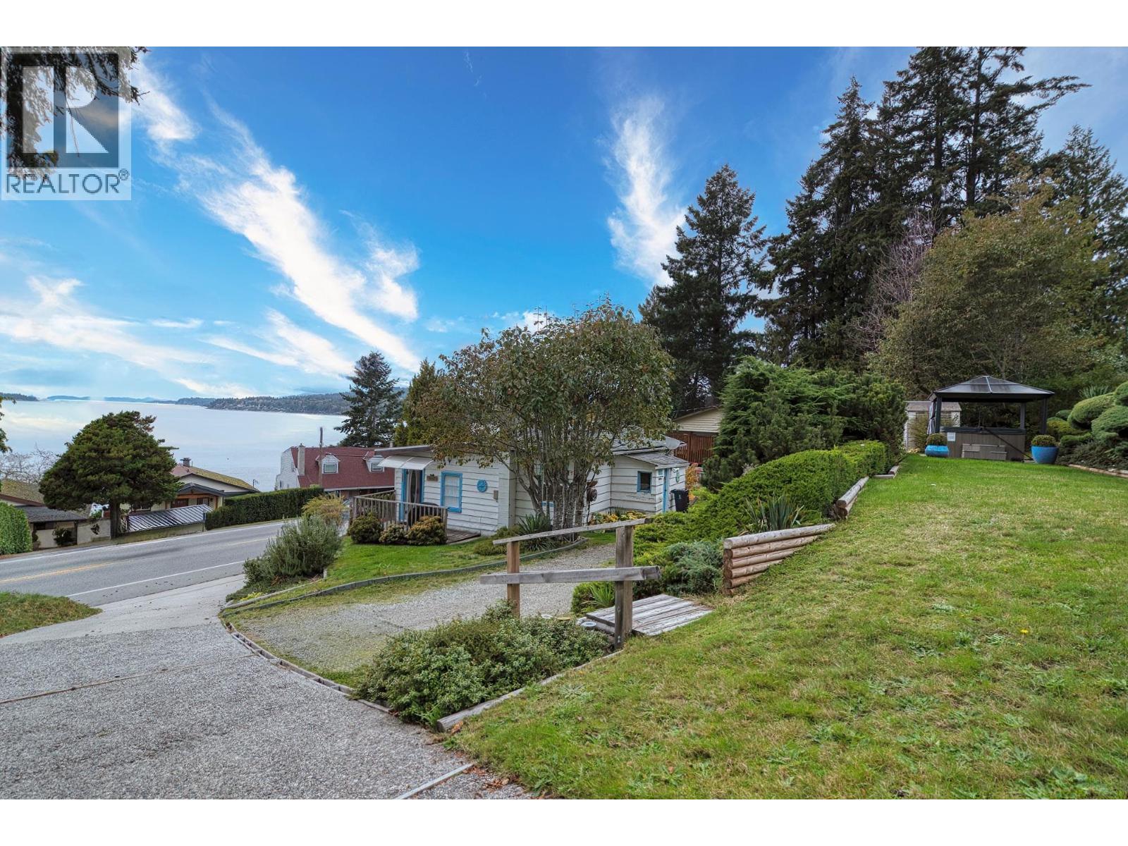 5218 Sunshine Coast Highway, Sechelt, British Columbia  V7Z 0C1 - Photo 35 - R3059857