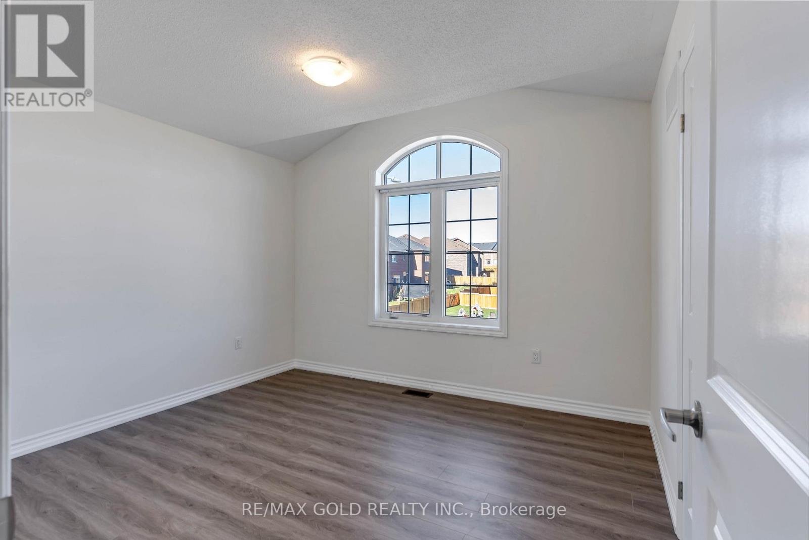 2150 Speare Court, Innisfil, Ontario  L9S 0M9 - Photo 15 - N12459166