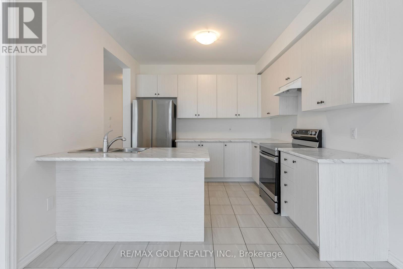 2150 Speare Court, Innisfil, Ontario  L9S 0M9 - Photo 13 - N12459166
