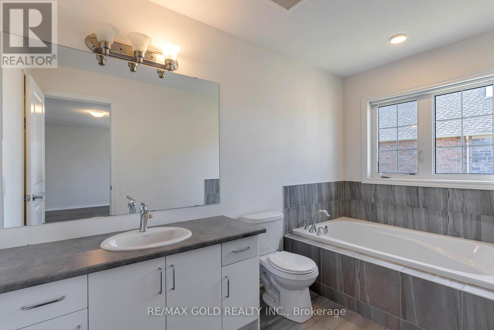 2150 Speare Court, Innisfil, Ontario  L9S 0M9 - Photo 26 - N12459166