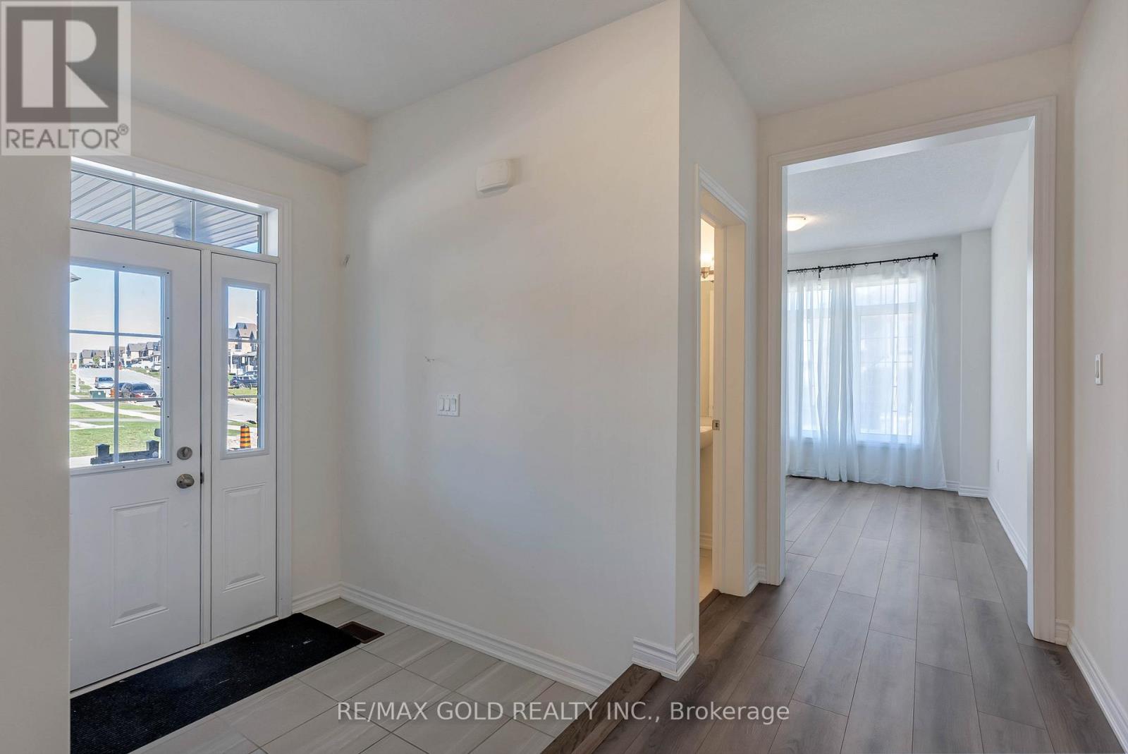 2150 Speare Court, Innisfil, Ontario  L9S 0M9 - Photo 6 - N12459166