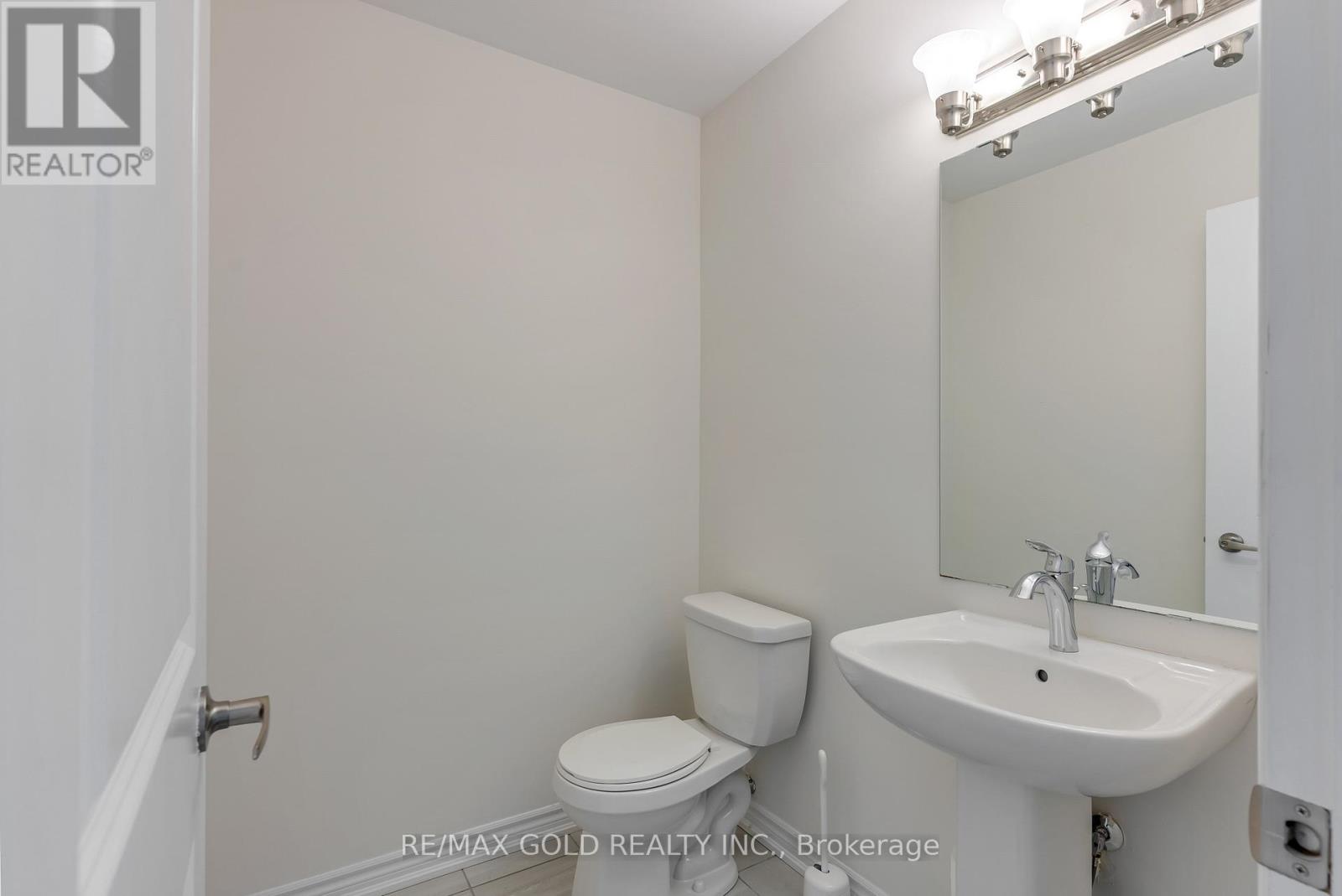2150 Speare Court, Innisfil, Ontario  L9S 0M9 - Photo 7 - N12459166