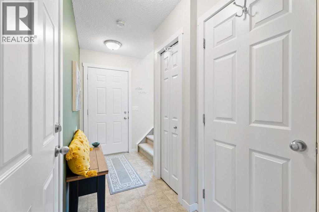 84 Everridge Villas Sw, Calgary, Alberta  T2Y 4Z1 - Photo 6 - A2265210