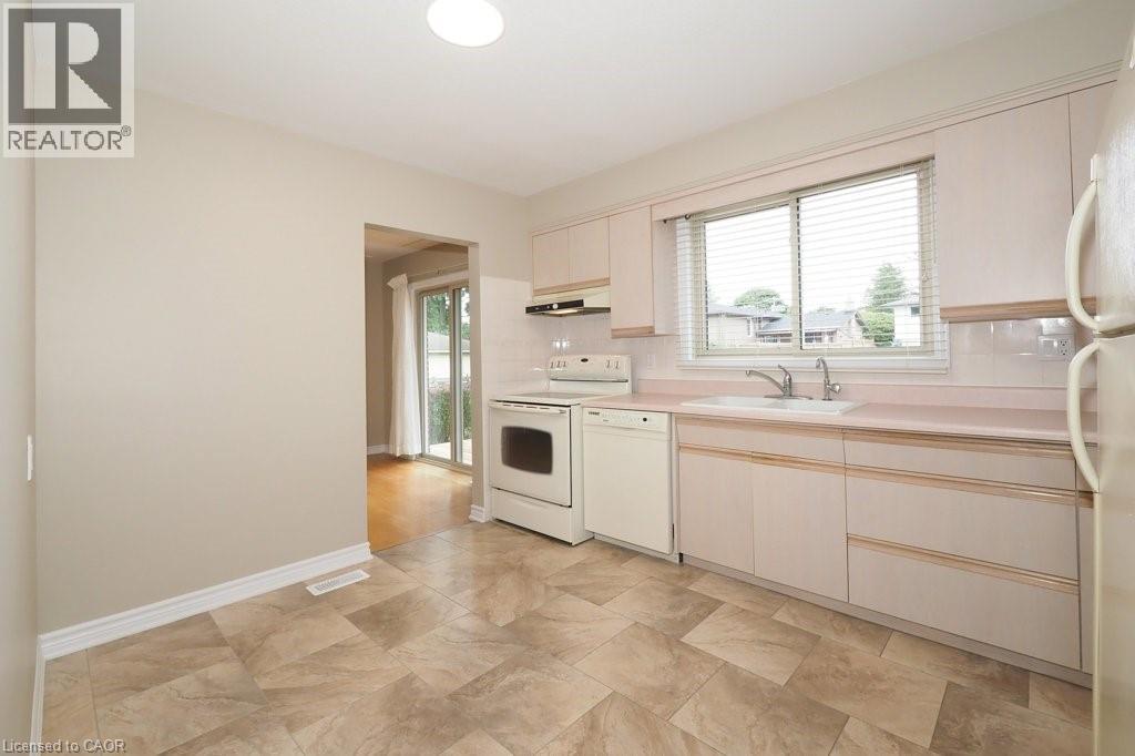 15 Niagara Road, Kitchener, Ontario  N2B 1T1 - Photo 12 - 40772984