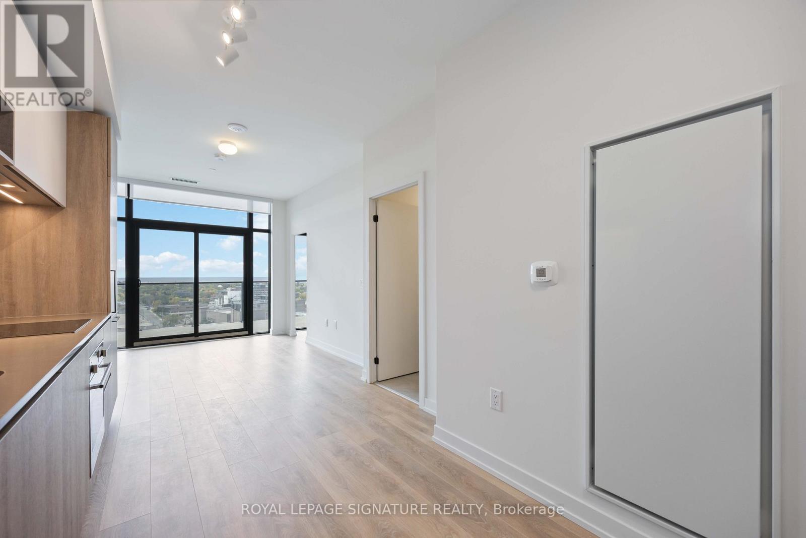 1505 - 181 Sterling Road, Toronto, Ontario  M6R 0B2 - Photo 4 - C12470981