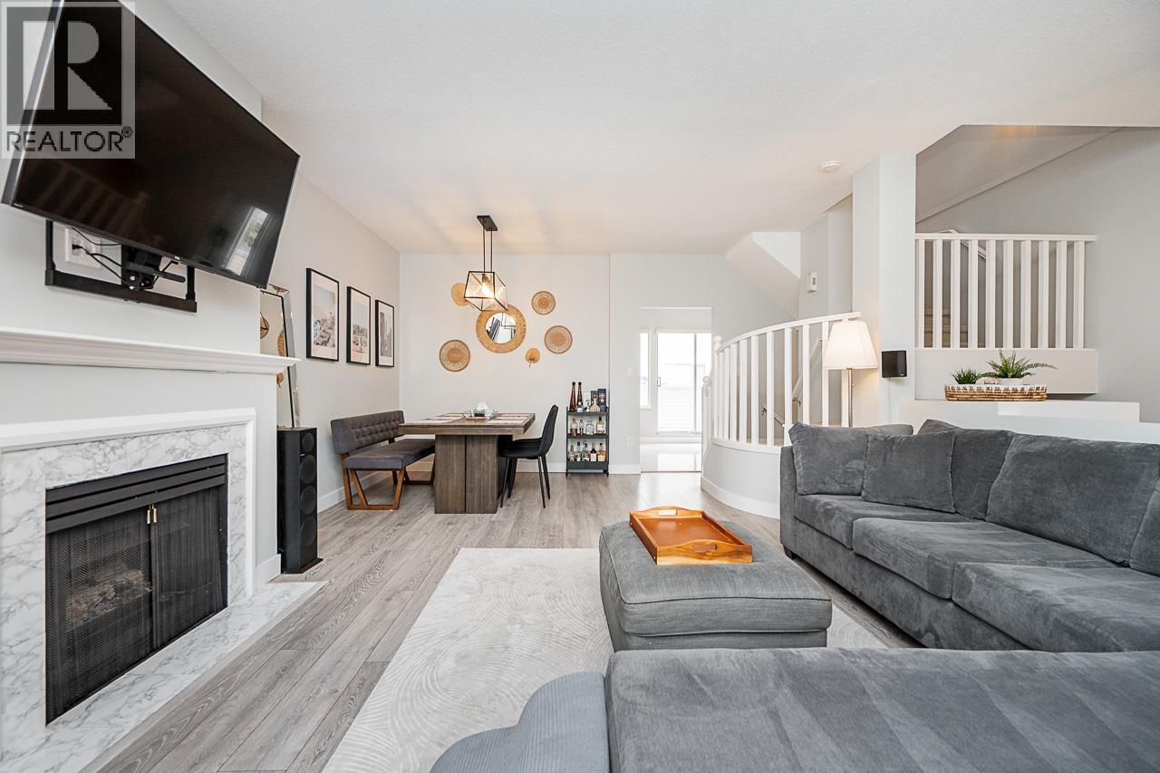 13 6700 Rumble Street, Burnaby, British Columbia  V5E 4H7 - Photo 2 - R3056302