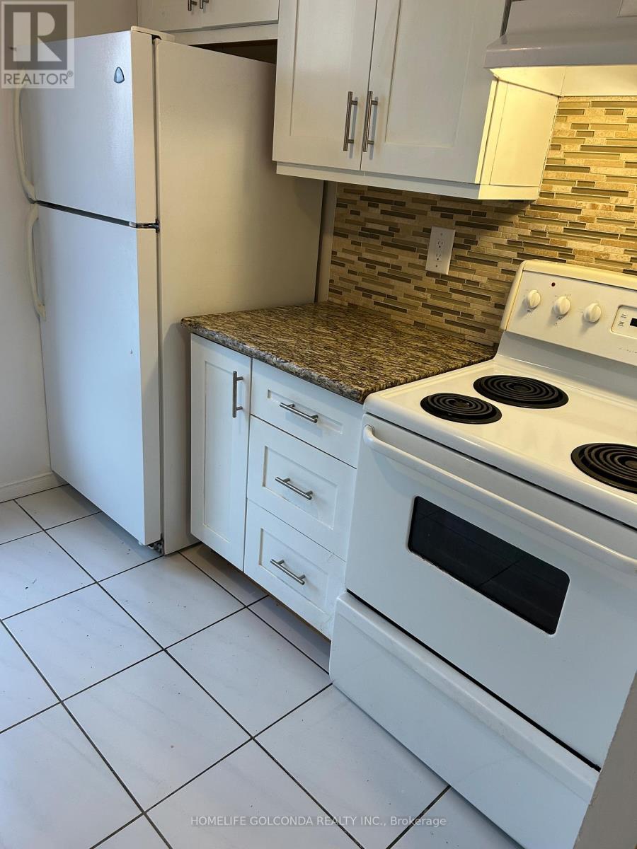 2116 - 155 Hillcrest Avenue E, Mississauga, Ontario  L5B 3Z2 - Photo 14 - W12470977