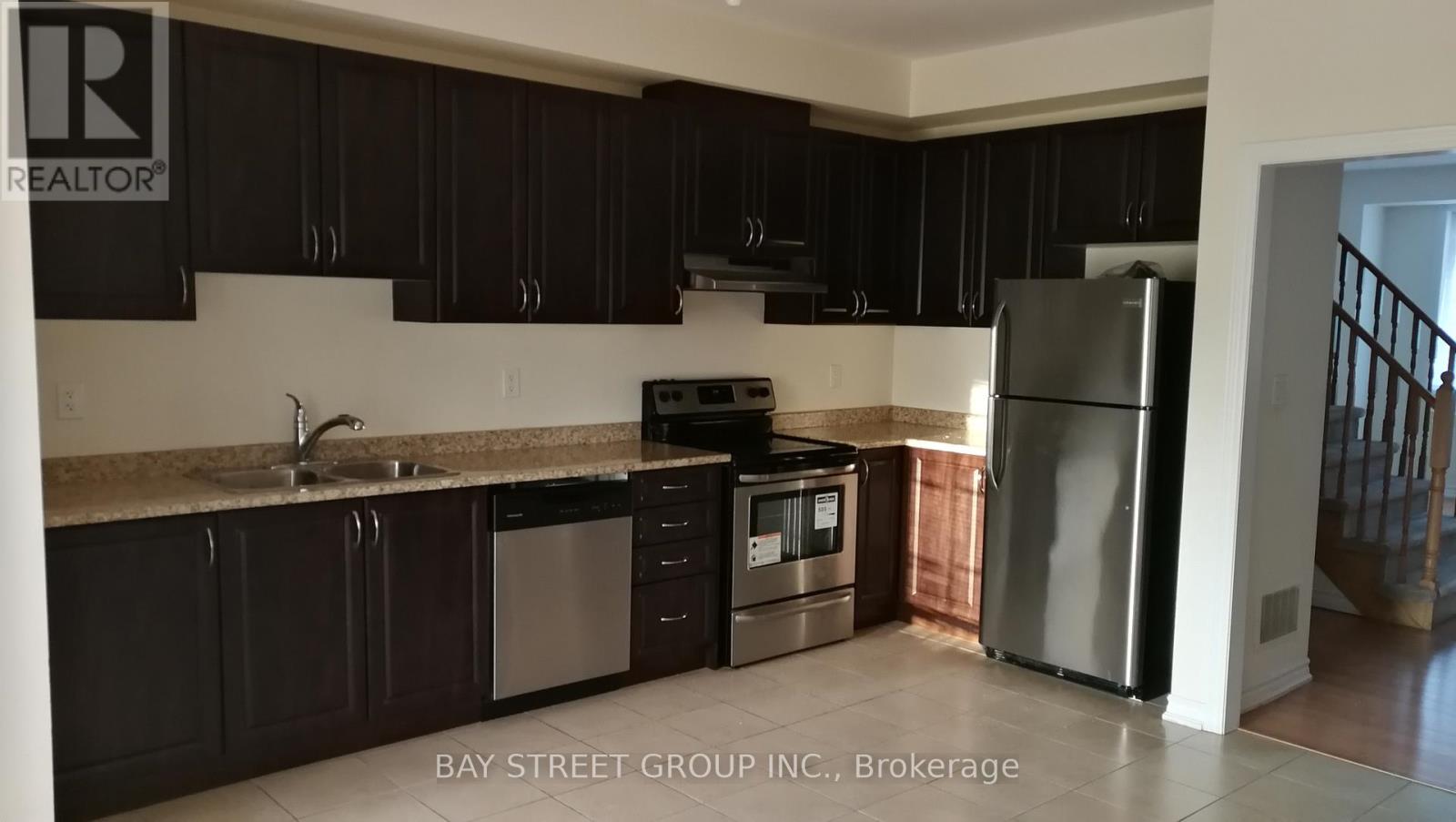 13 Telegraph Street, Brampton, Ontario  L6Z 0B4 - Photo 4 - W12470983