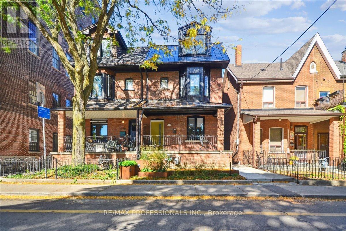 3rd Floor - 134 Argyle Street, Toronto, Ontario  M6J 1N9 - Photo 20 - C12470990