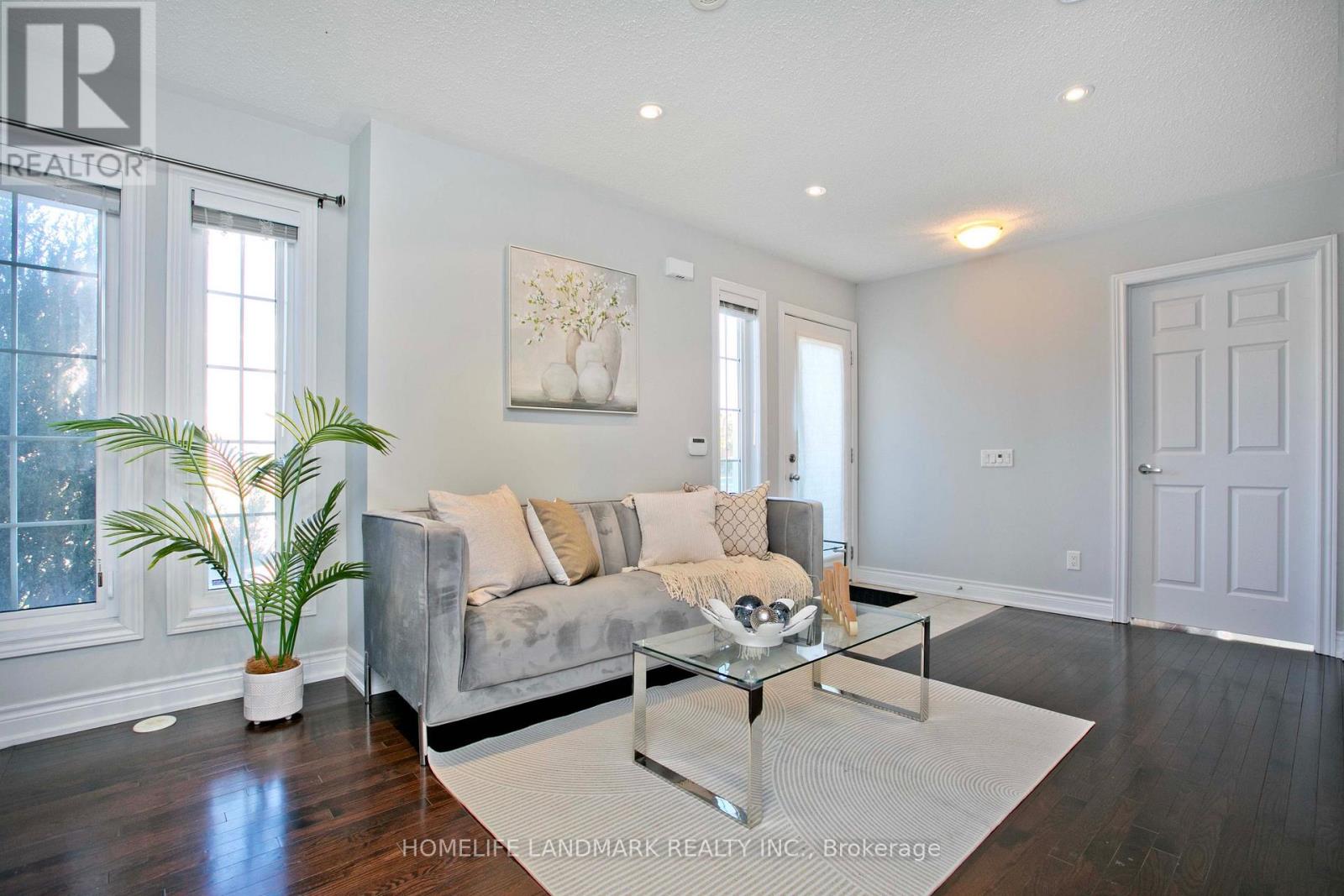 2 Percy Reesor Street, Markham, Ontario  L6C 0M7 - Photo 3 - N12470989