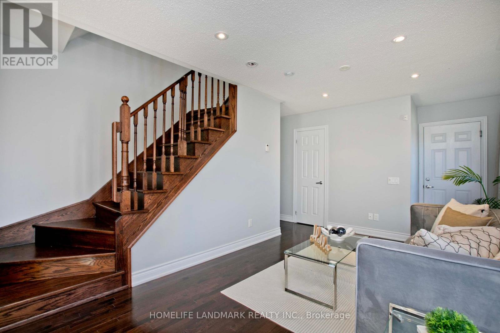 2 Percy Reesor Street, Markham, Ontario  L6C 0M7 - Photo 4 - N12470989