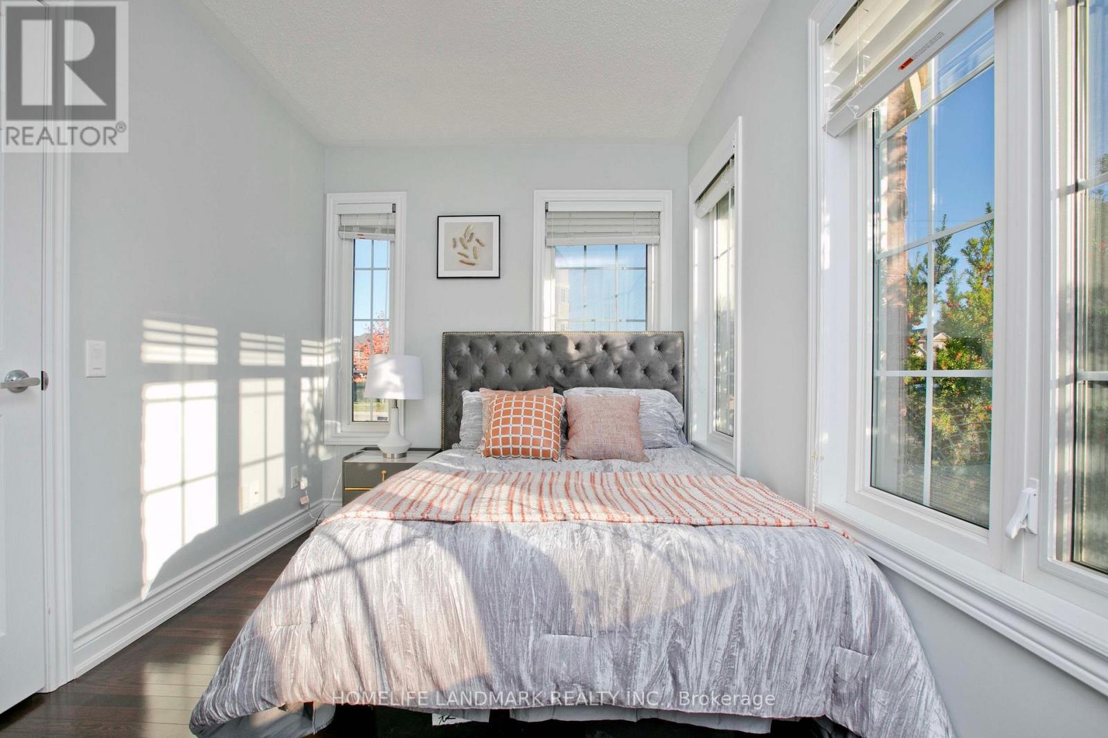 2 Percy Reesor Street, Markham, Ontario  L6C 0M7 - Photo 6 - N12470989