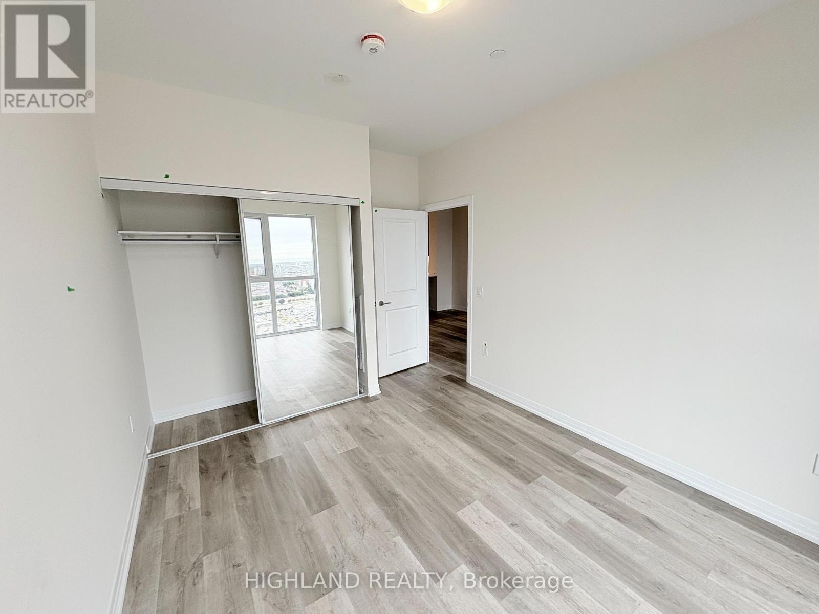 2803 - 15 Watergarden Drive, Mississauga, Ontario  L5R 0H4 - Photo 11 - W12470987