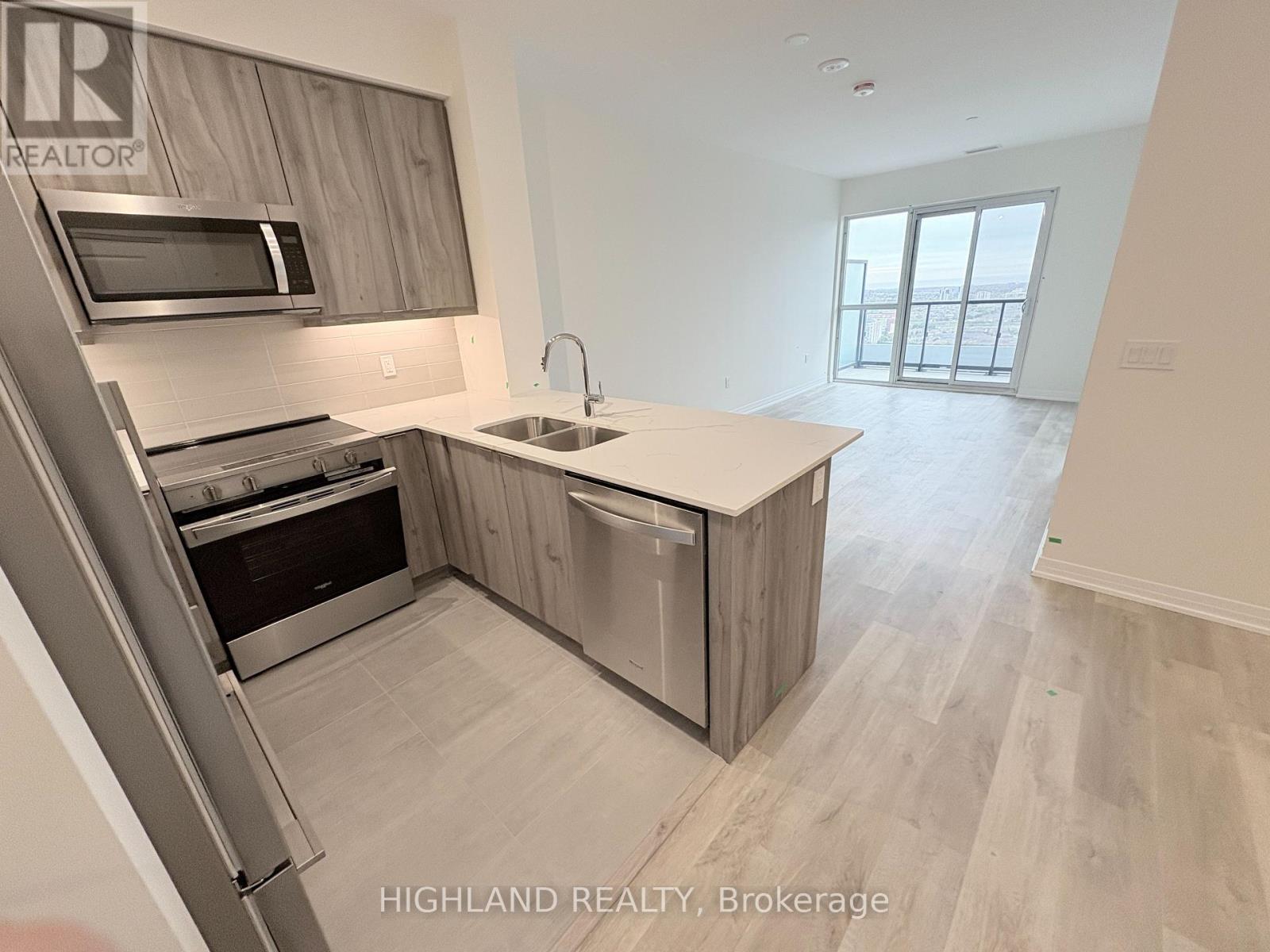 2803 - 15 Watergarden Drive, Mississauga, Ontario  L5R 0H4 - Photo 3 - W12470987