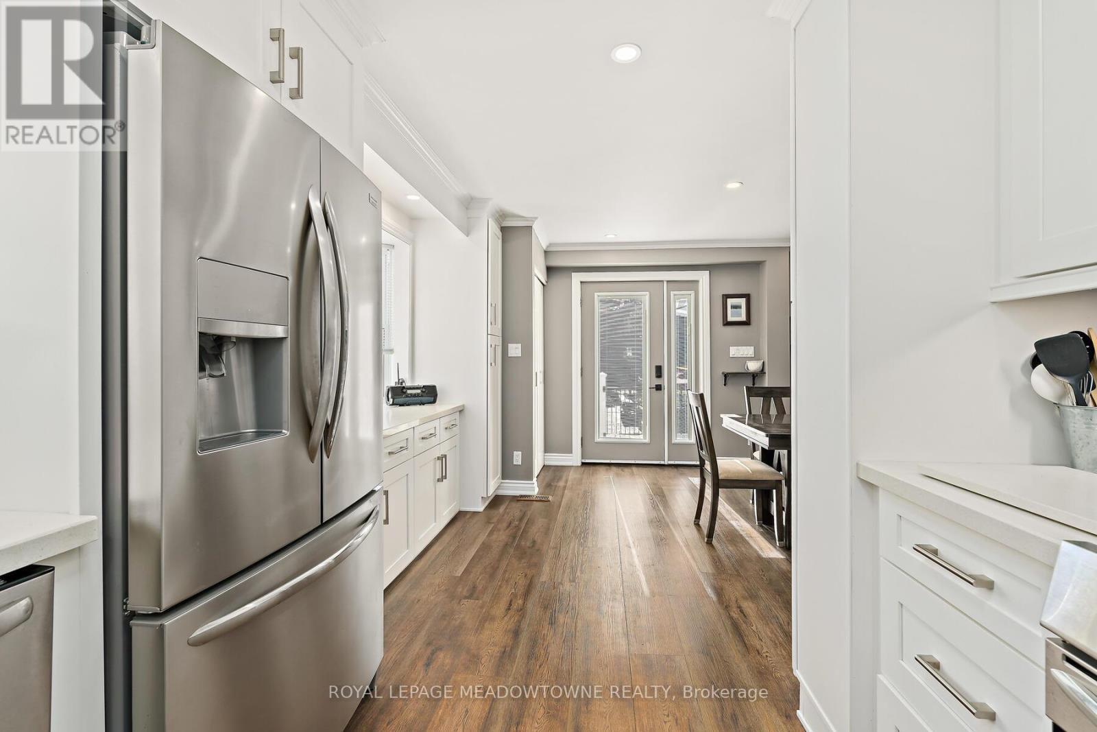 7 Temple Road, Halton Hills, Ontario  L7G 3J6 - Photo 13 - W12471001