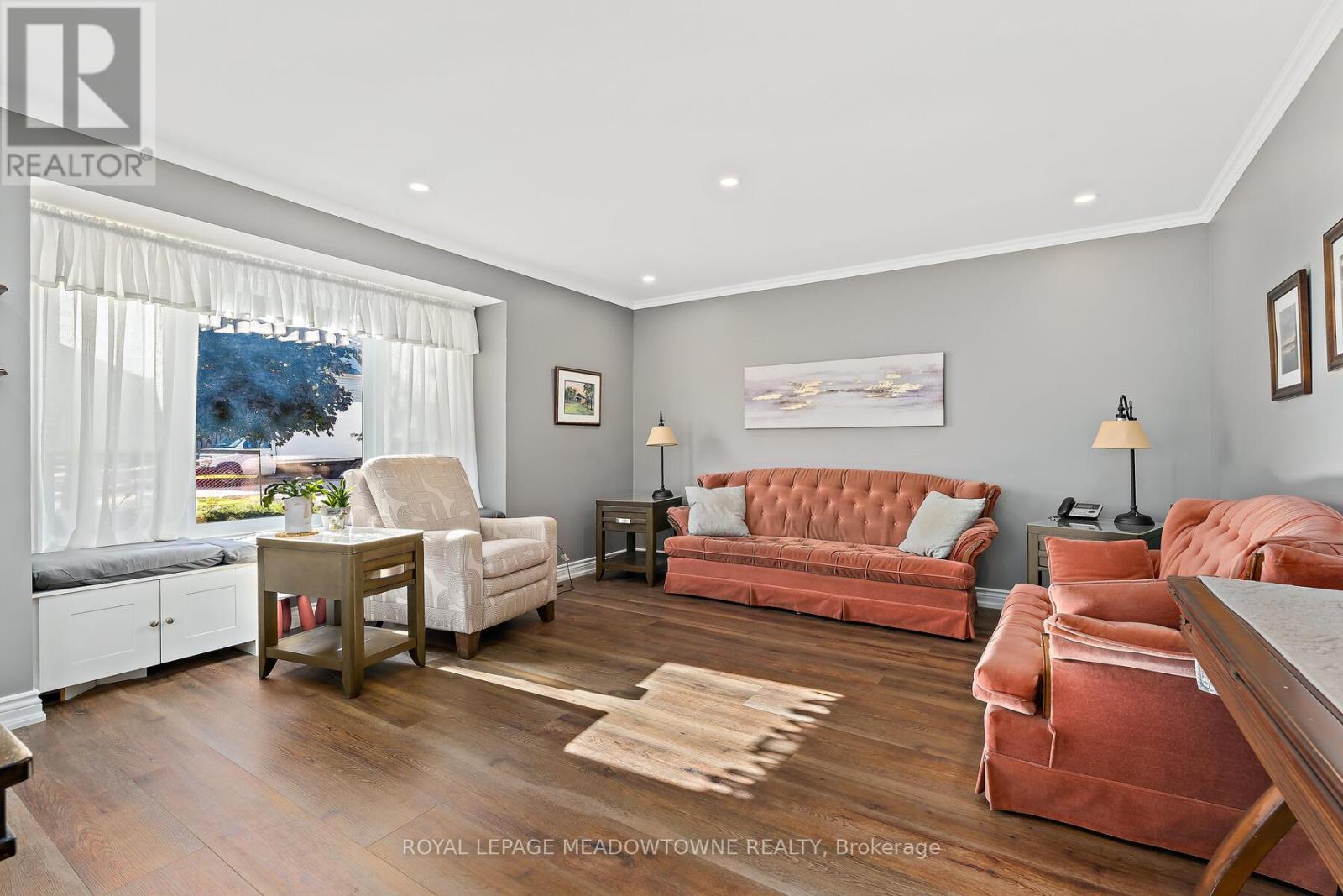 7 Temple Road, Halton Hills, Ontario  L7G 3J6 - Photo 7 - W12471001