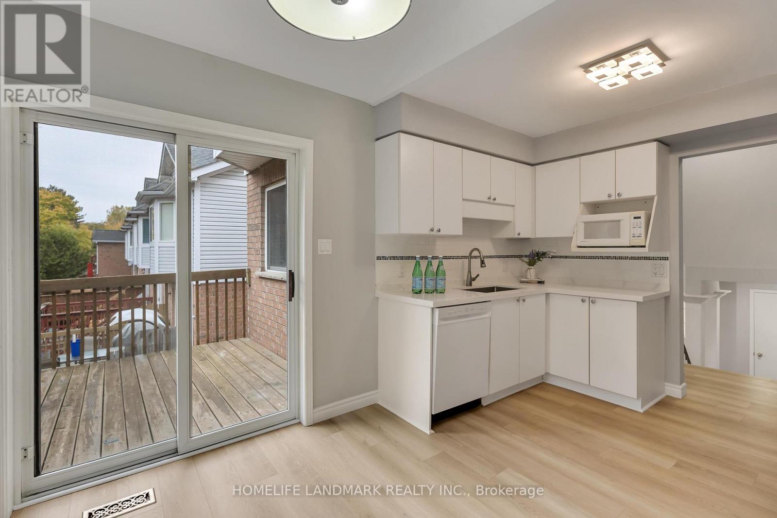 451 Laurel Gate Drive, Waterloo, Ontario  N2T 2S5 - Photo 17 - X12470998