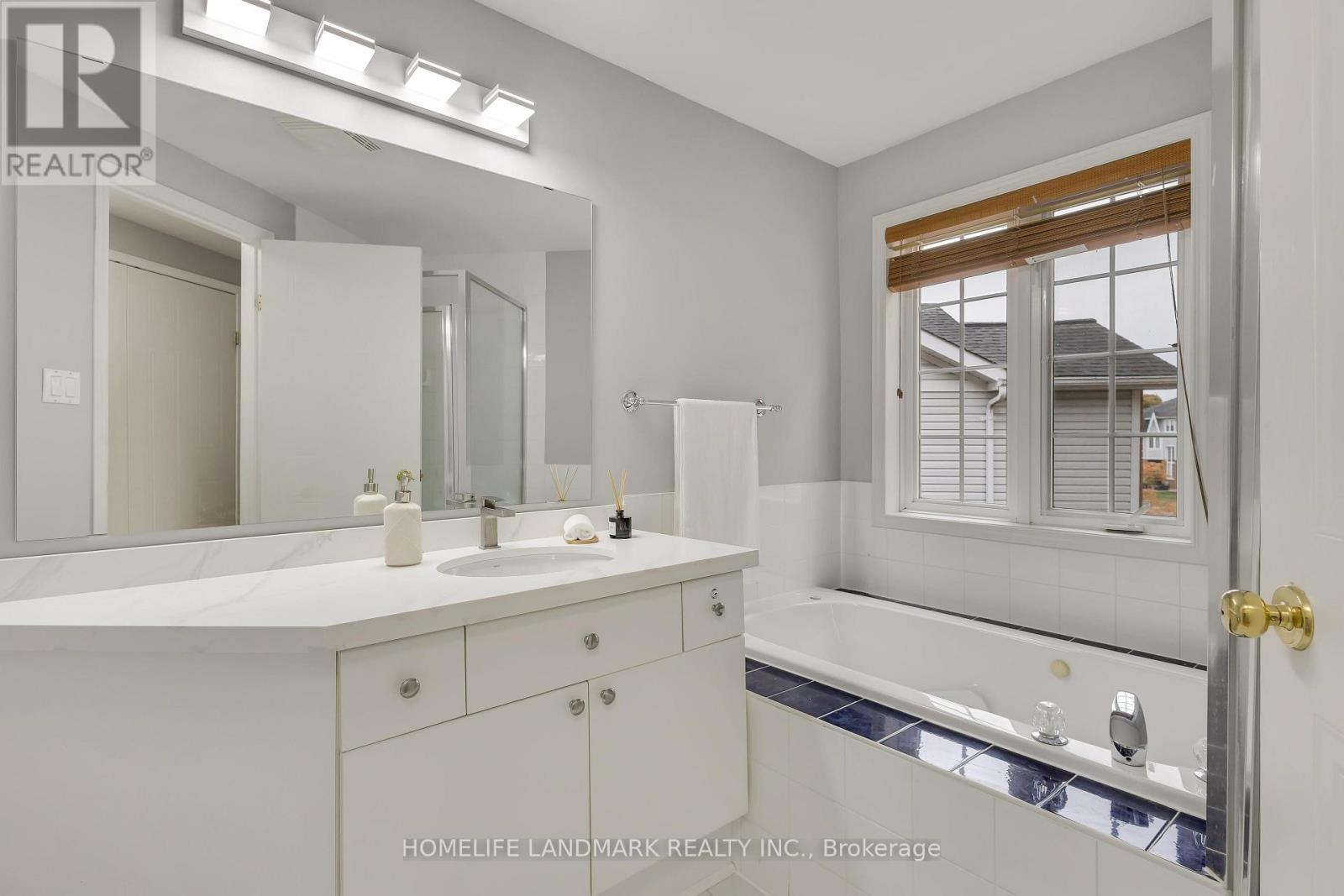 451 Laurel Gate Drive, Waterloo, Ontario  N2T 2S5 - Photo 22 - X12470998