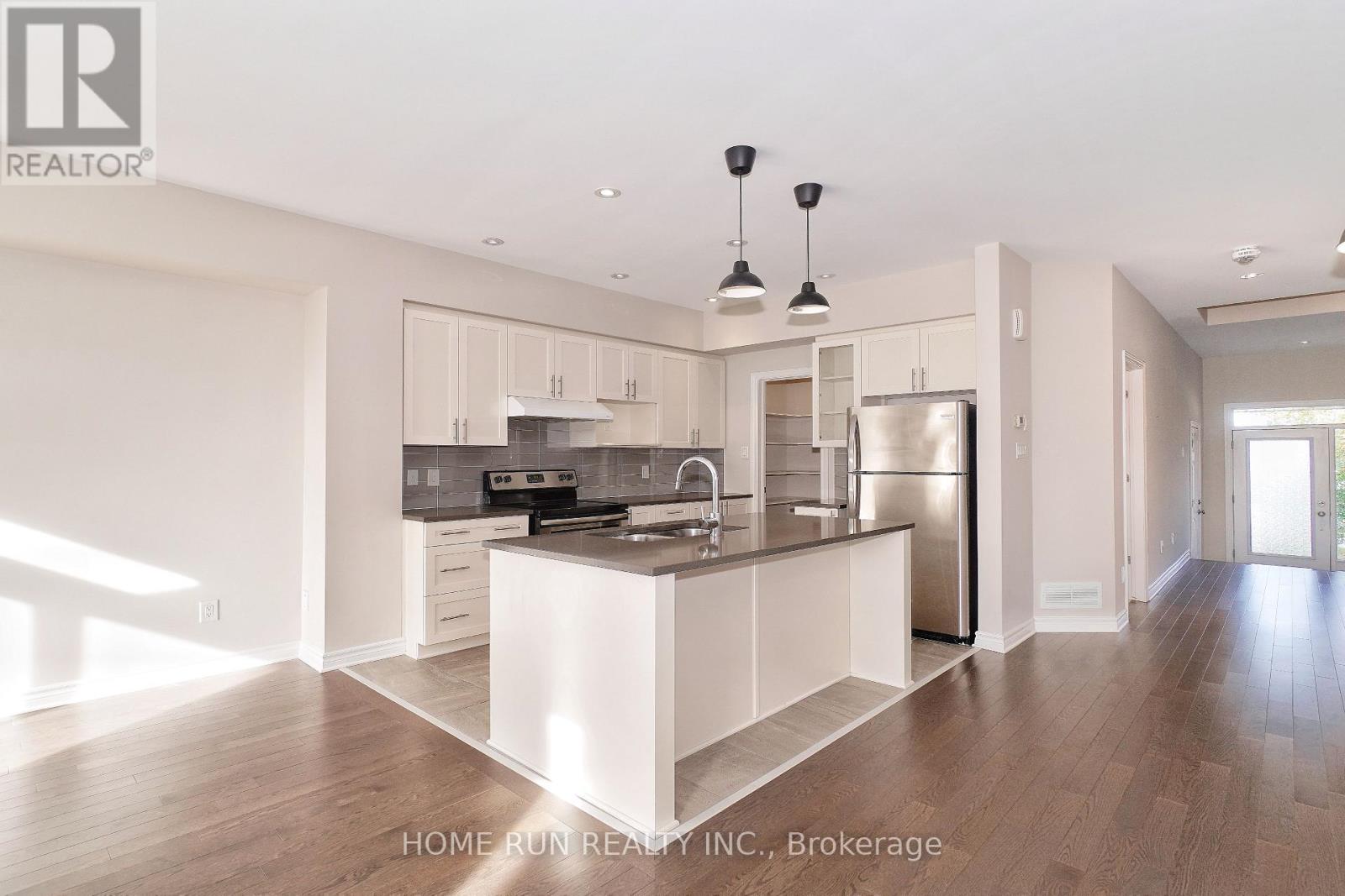 172 Larimar Circle, Ottawa, Ontario  K1X 0B6 - Photo 11 - X12471006