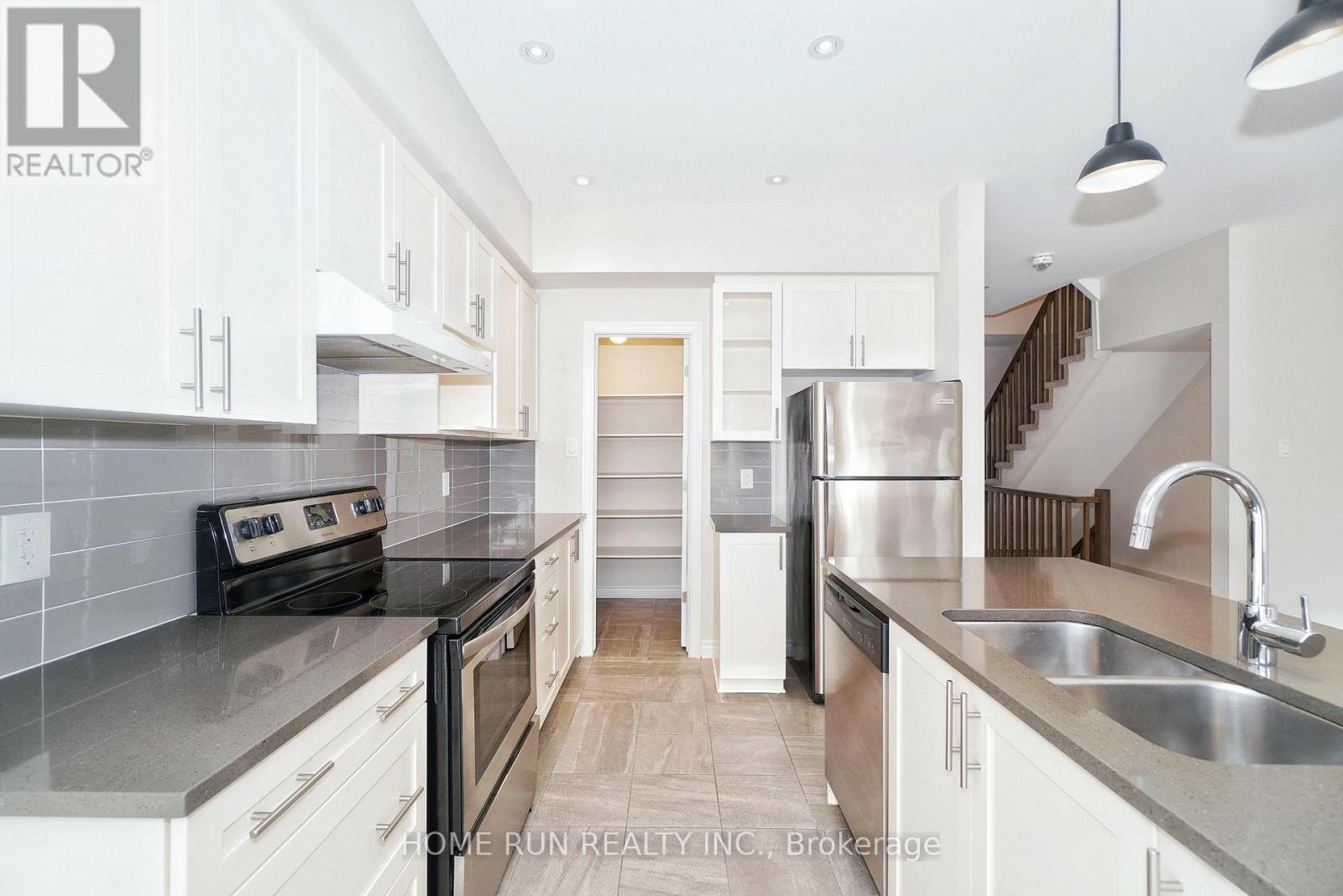 172 Larimar Circle, Ottawa, Ontario  K1X 0B6 - Photo 14 - X12471006
