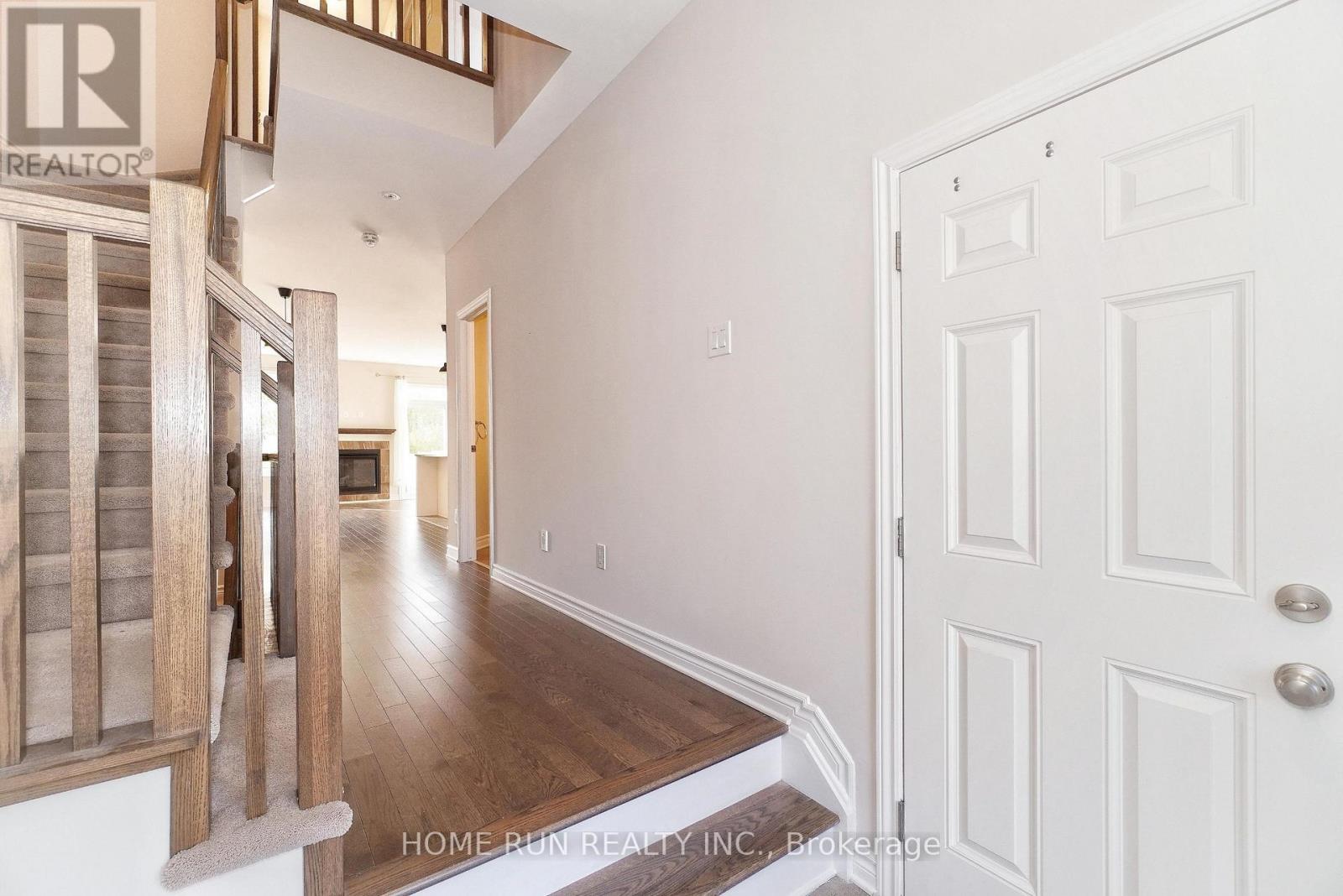 172 Larimar Circle, Ottawa, Ontario  K1X 0B6 - Photo 3 - X12471006