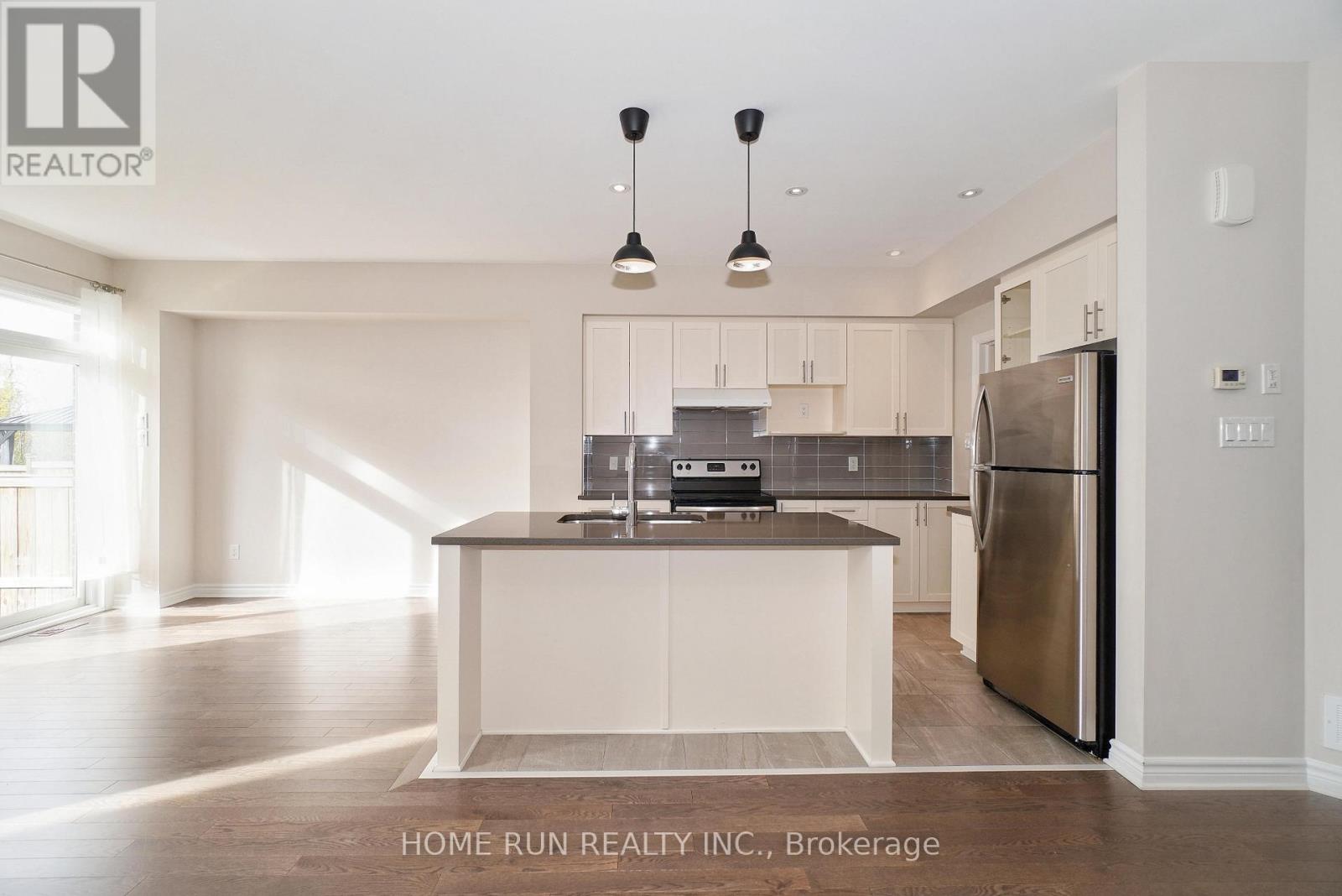 172 Larimar Circle, Ottawa, Ontario  K1X 0B6 - Photo 6 - X12471006
