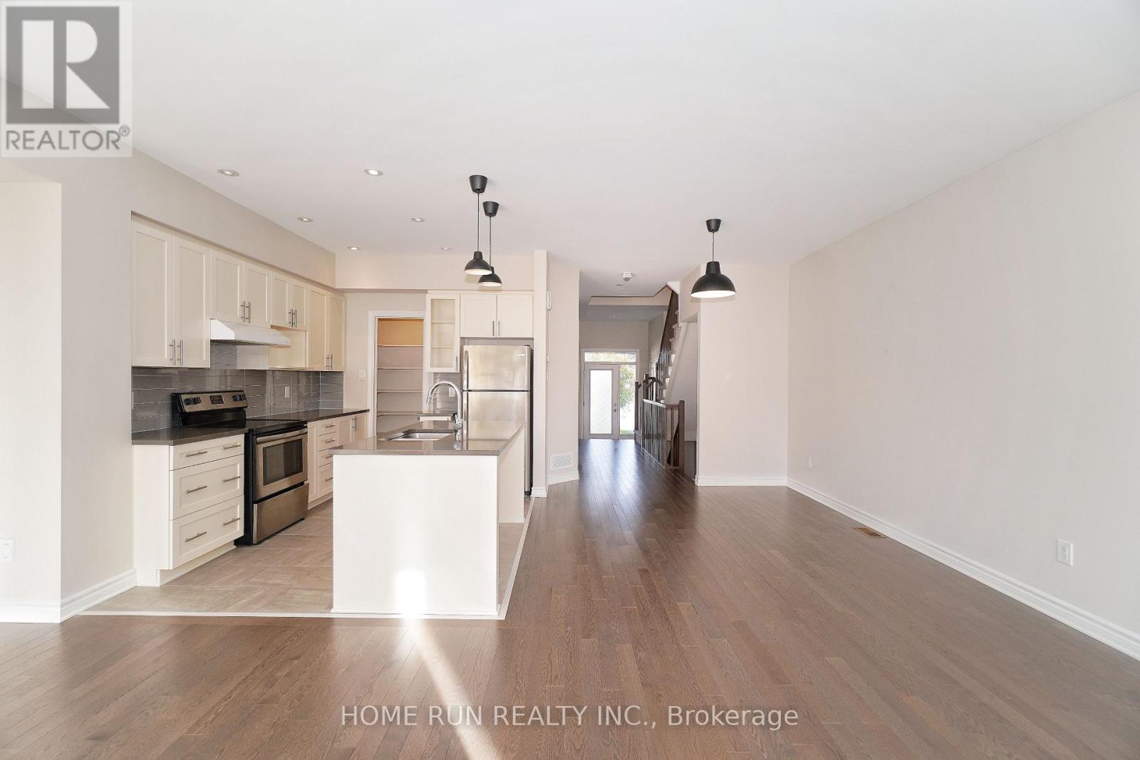 172 Larimar Circle, Ottawa, Ontario  K1X 0B6 - Photo 8 - X12471006
