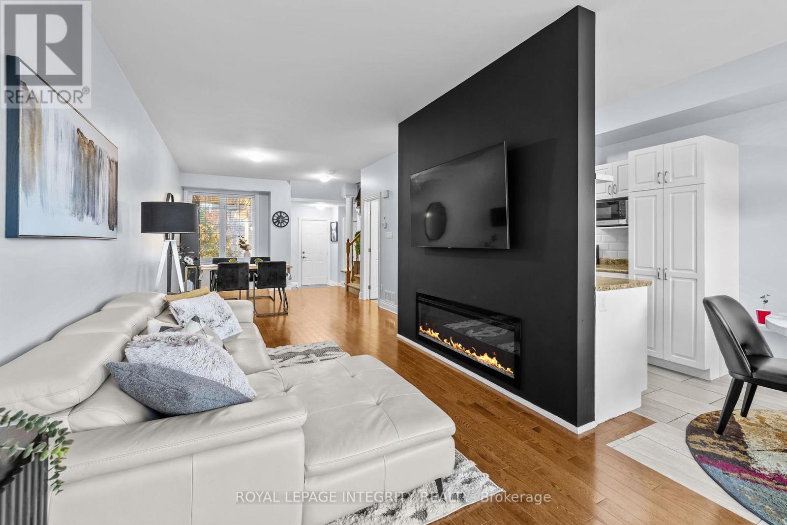 31 Desmond Trudeau Street, Arnprior, Ontario  K7S 3G9 - Photo 12 - X12471007