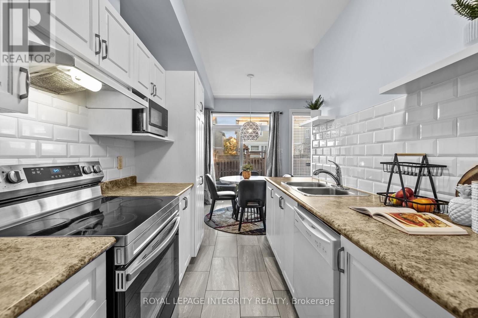 31 Desmond Trudeau Street, Arnprior, Ontario  K7S 3G9 - Photo 18 - X12471007