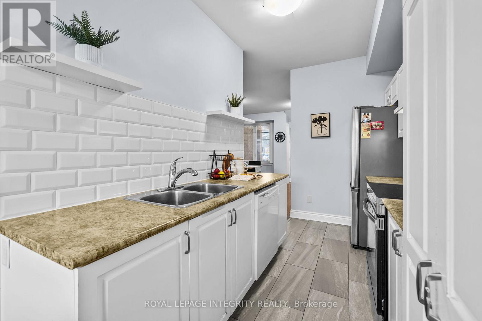 31 Desmond Trudeau Street, Arnprior, Ontario  K7S 3G9 - Photo 19 - X12471007
