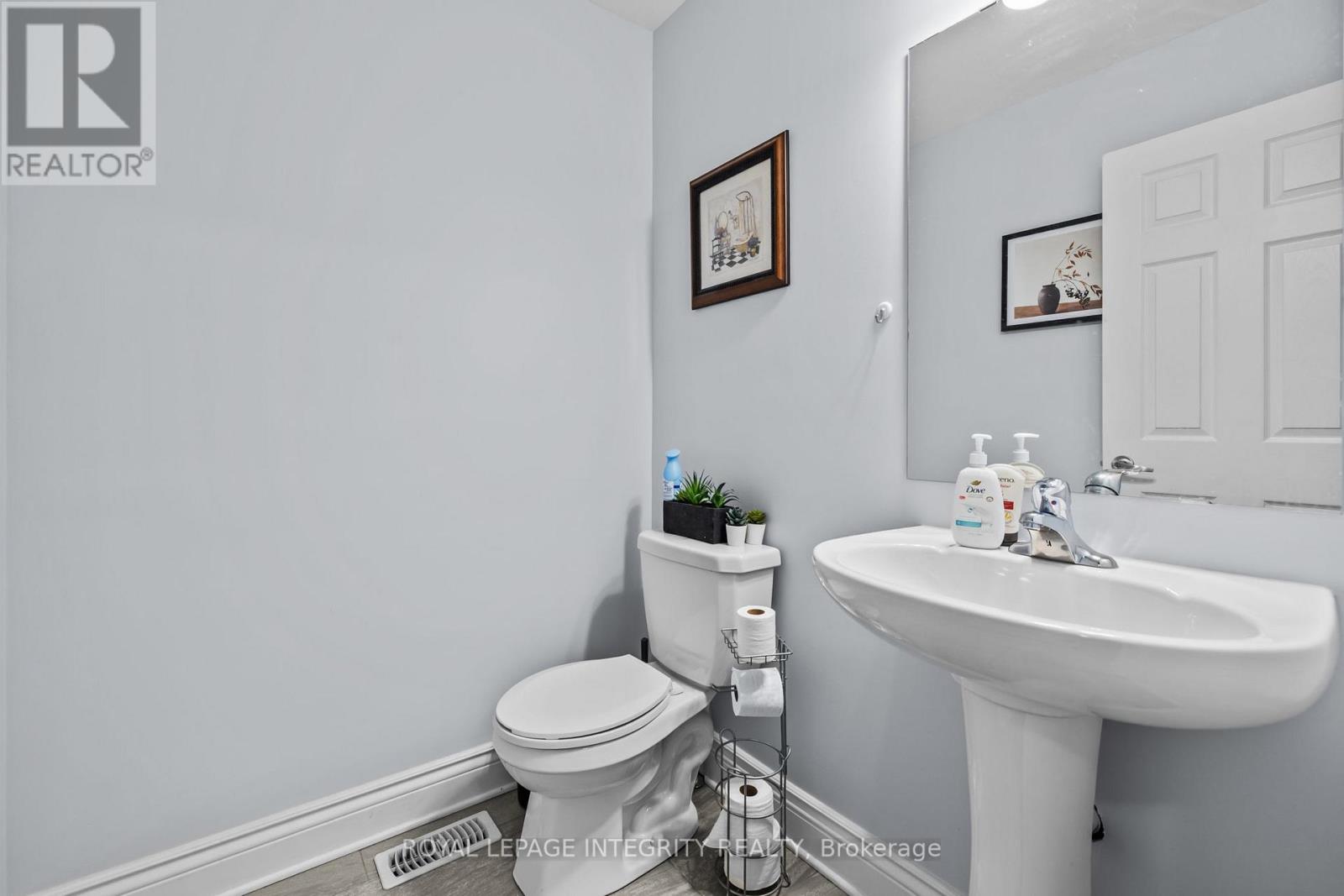 31 Desmond Trudeau Street, Arnprior, Ontario  K7S 3G9 - Photo 20 - X12471007