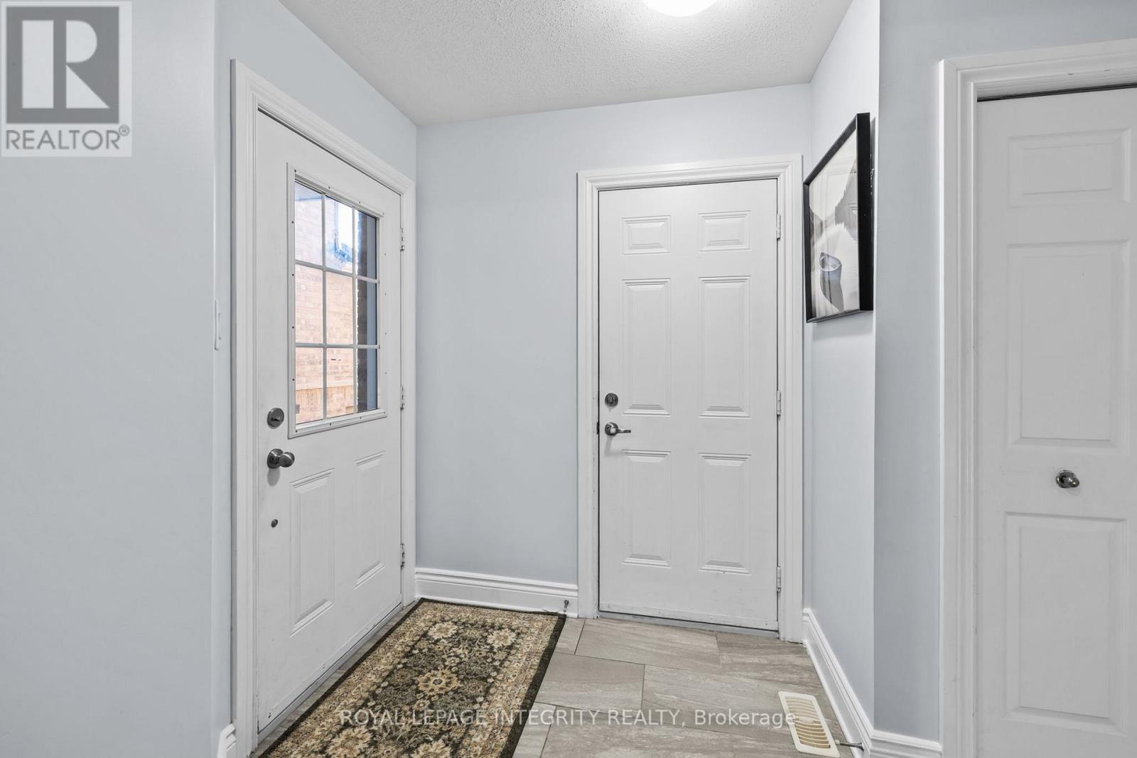 31 Desmond Trudeau Street, Arnprior, Ontario  K7S 3G9 - Photo 3 - X12471007