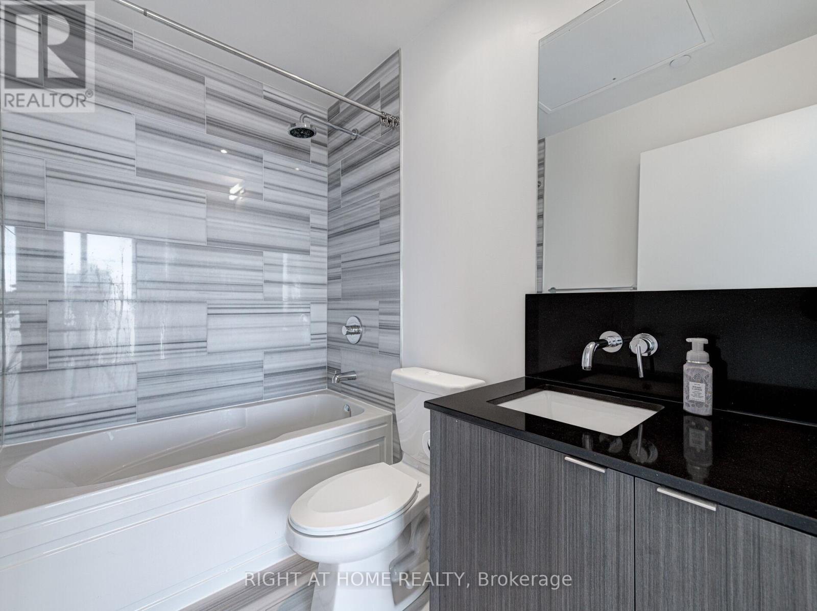 6306 - 88 Harbour Street, Toronto, Ontario  M5J 0C3 - Photo 17 - C12471009