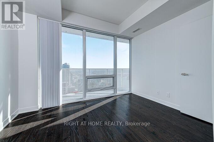 6306 - 88 Harbour Street, Toronto, Ontario  M5J 0C3 - Photo 31 - C12471009