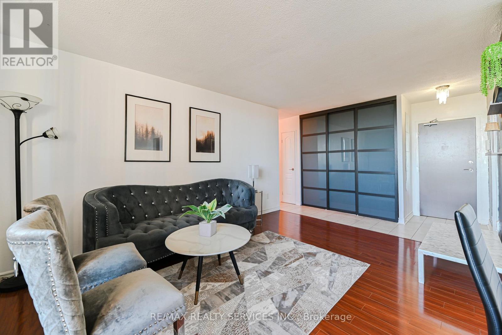 704 - 3390 Weston Road, Toronto, Ontario  M9M 2X3 - Photo 12 - W12471012